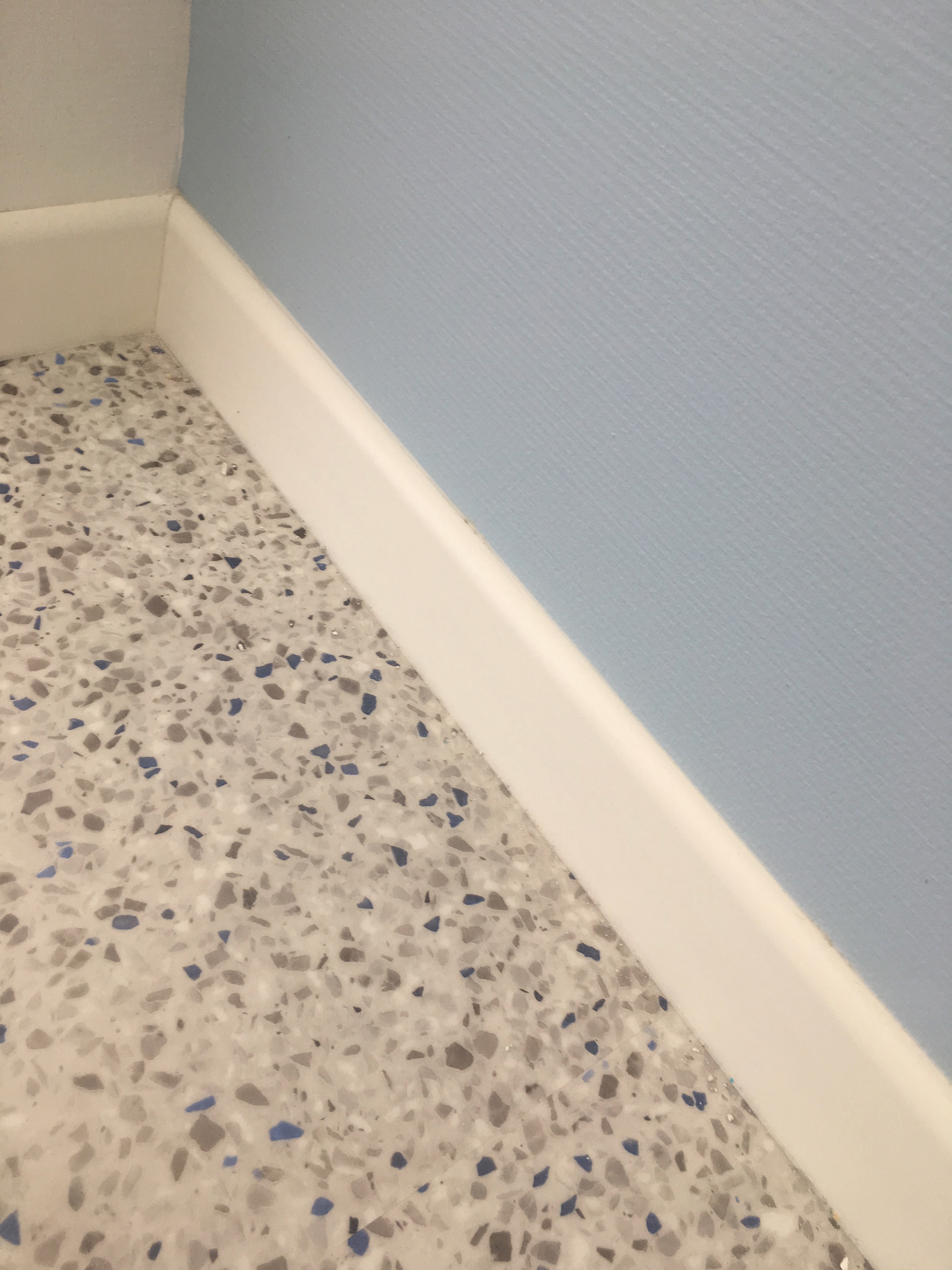 Sol Terrazzo Blue / Murs bleu Wales CH1 0130