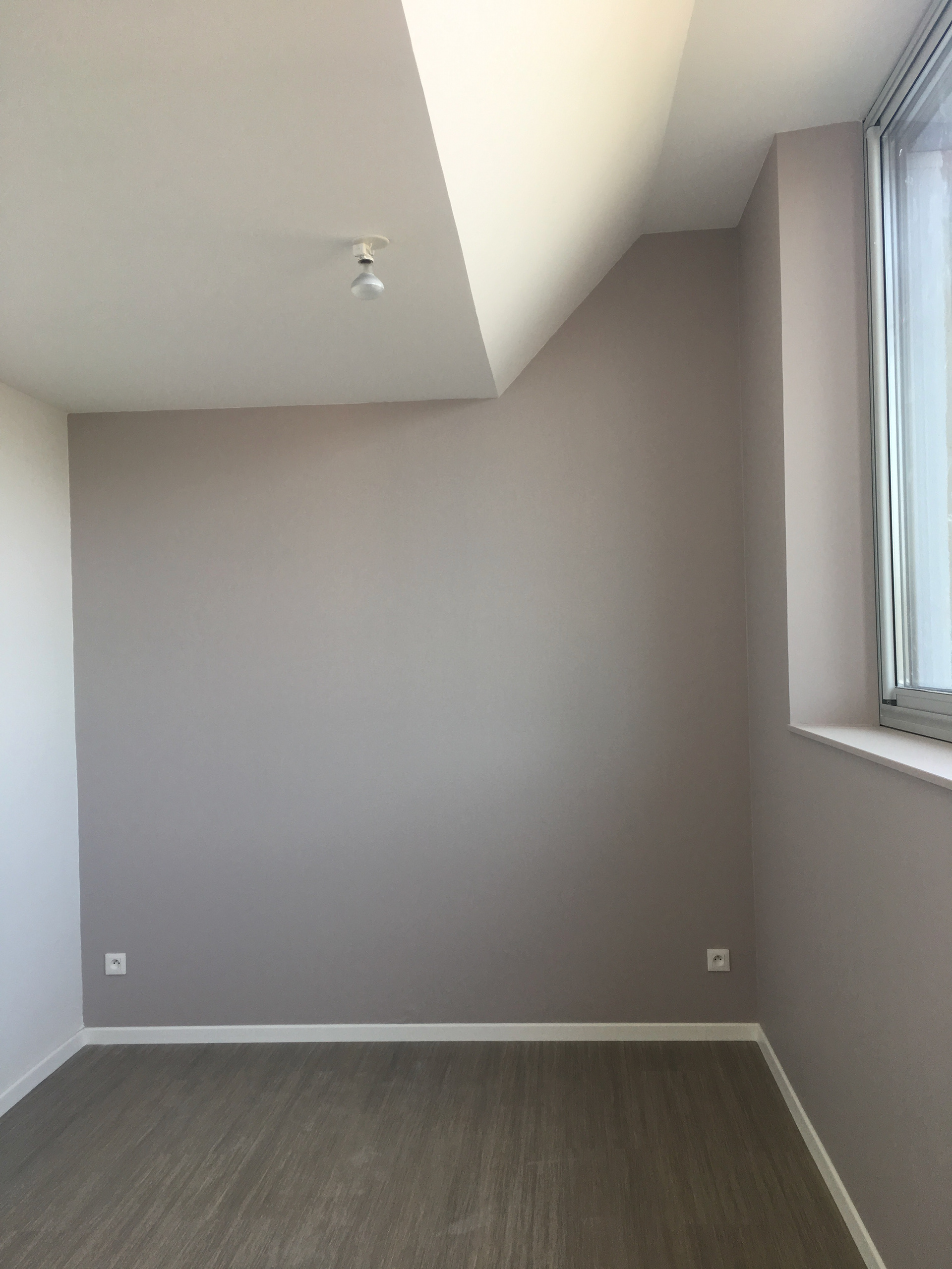 Sol Minimal Wood Greige / Murs beige Kanuri CH1 0333