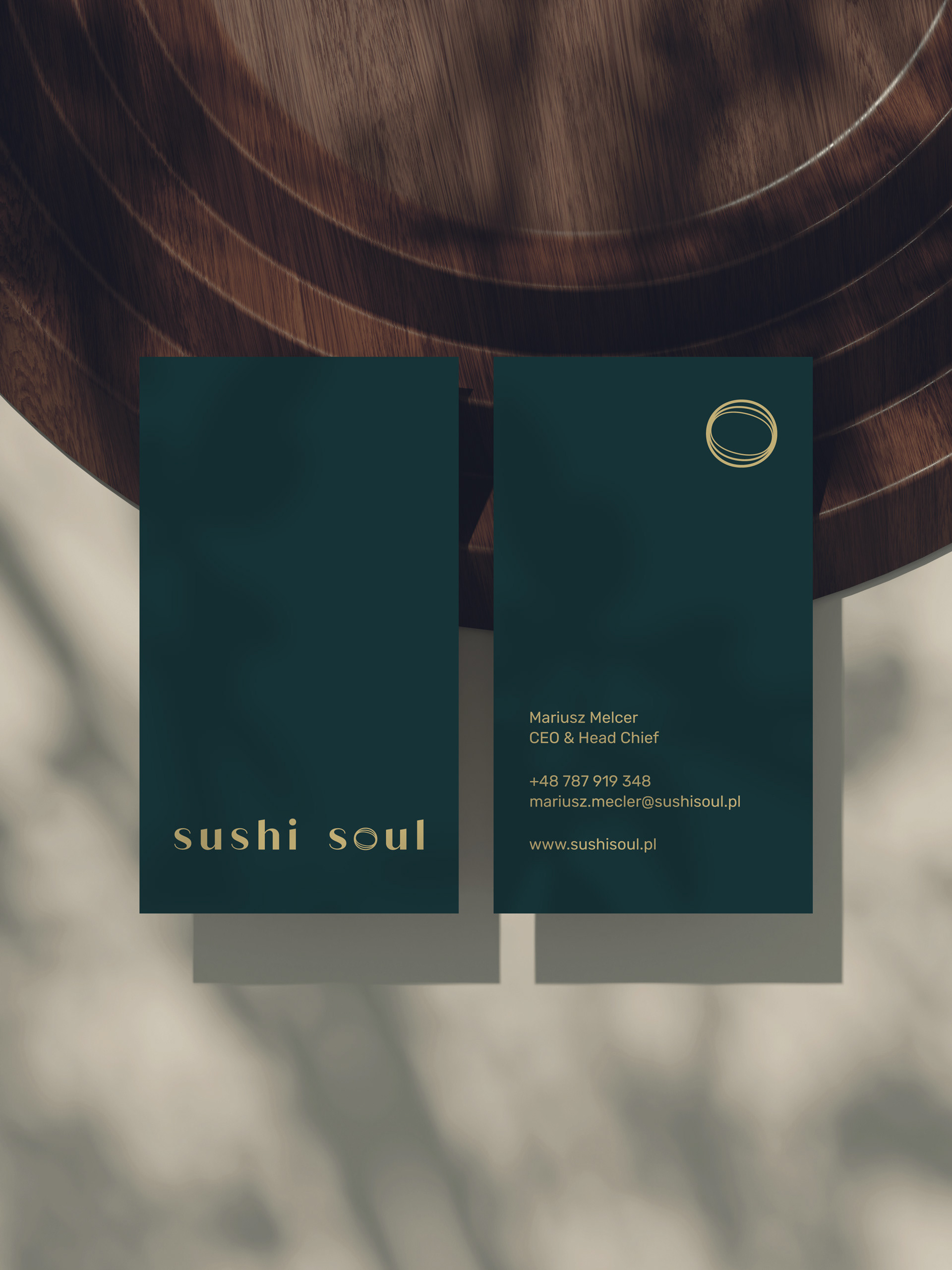 Projekt eleganckich wizytówek dla marki Sushi Soul – Magda Kowalska creepart.