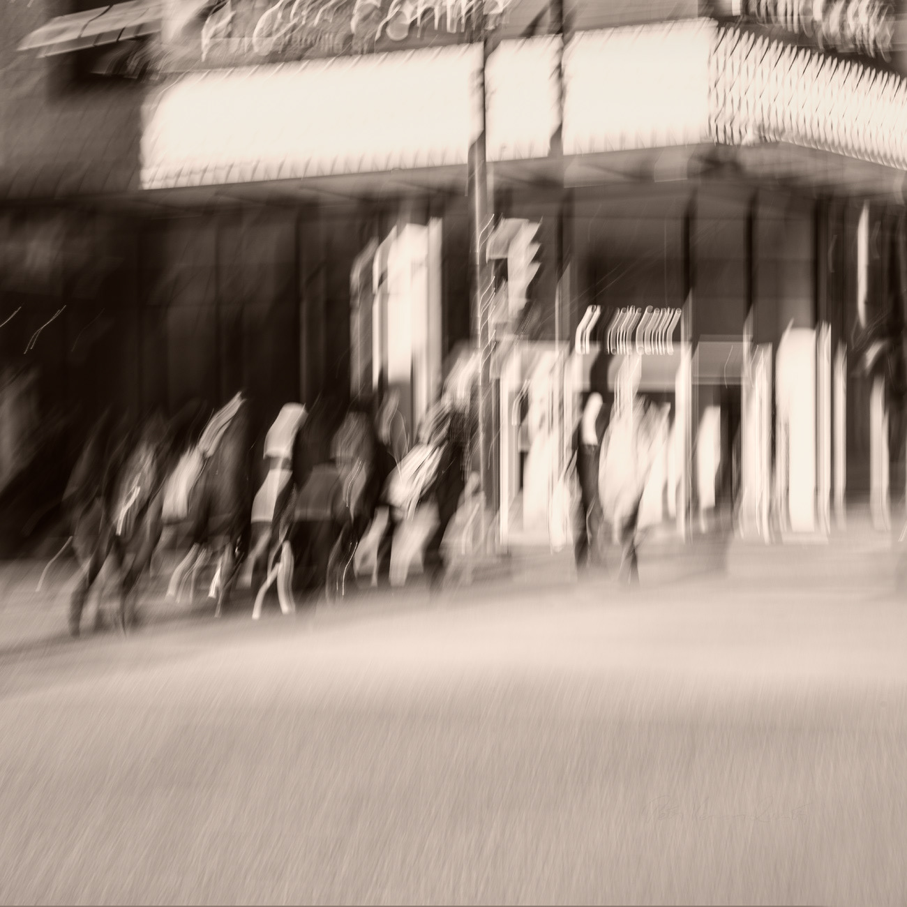 Bus stop in Vancouver PH2579b BW -1461