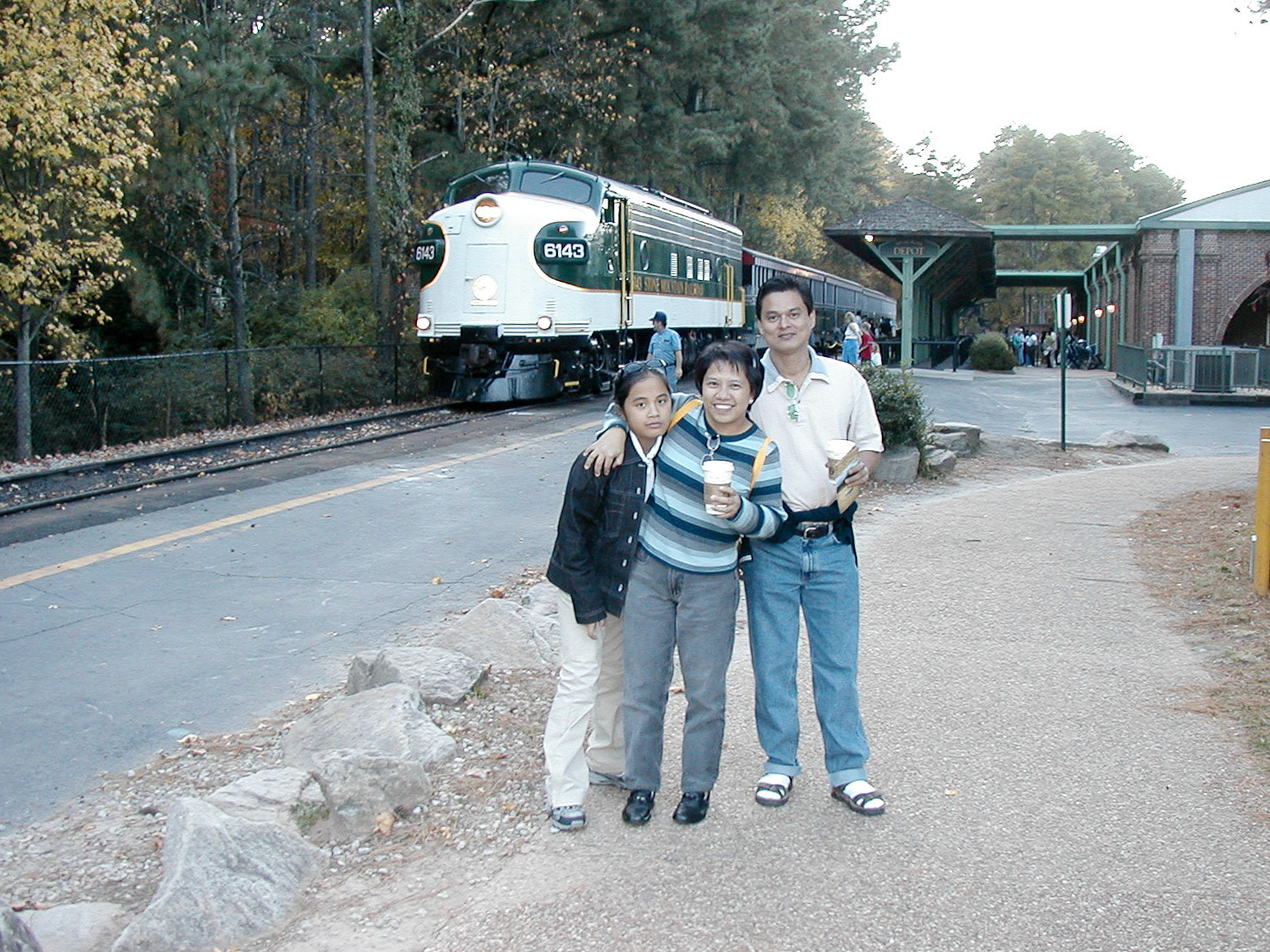 OLYMPUS DIGITAL CAMERA