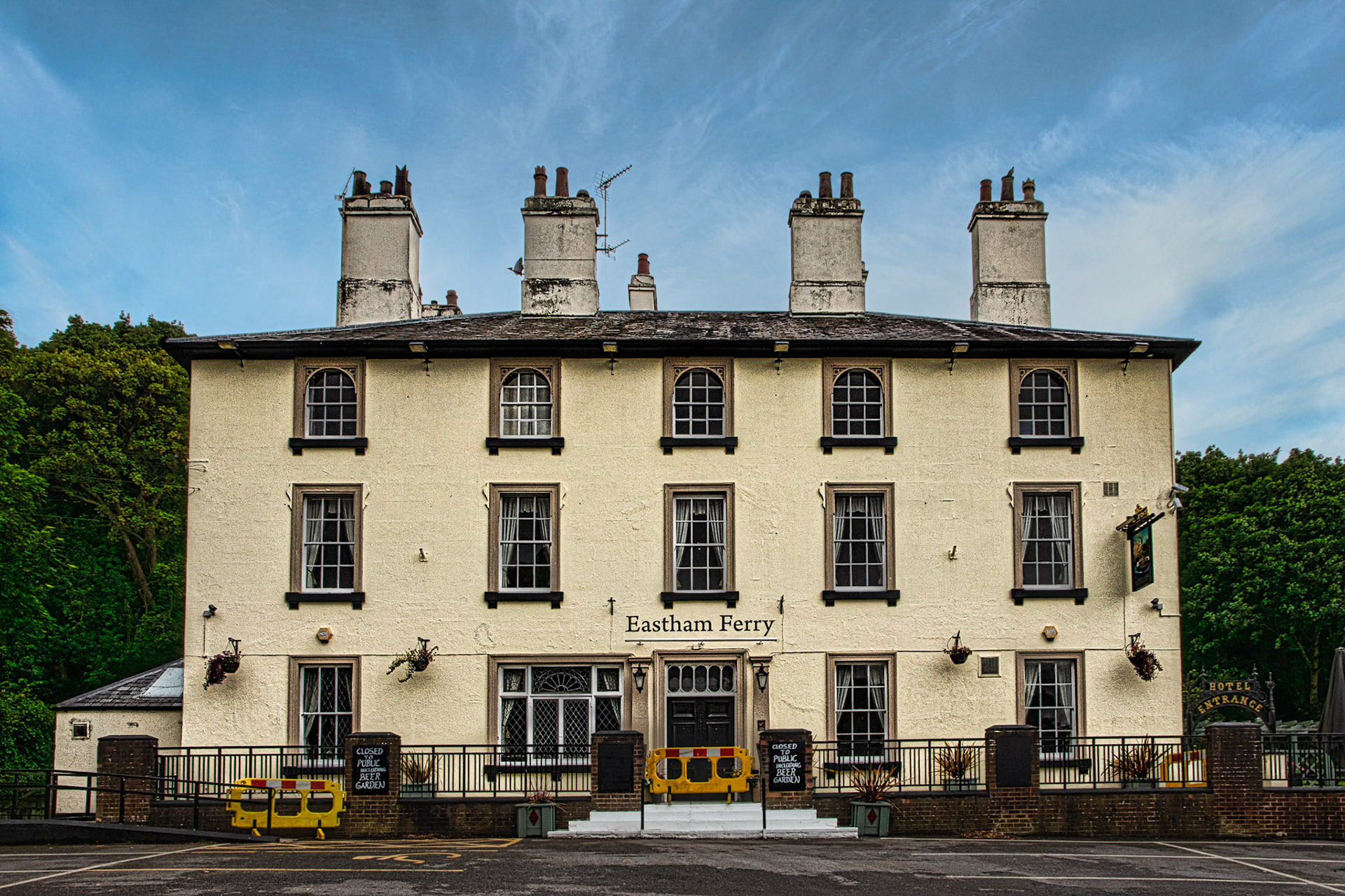 Eastham Ferry Hotel