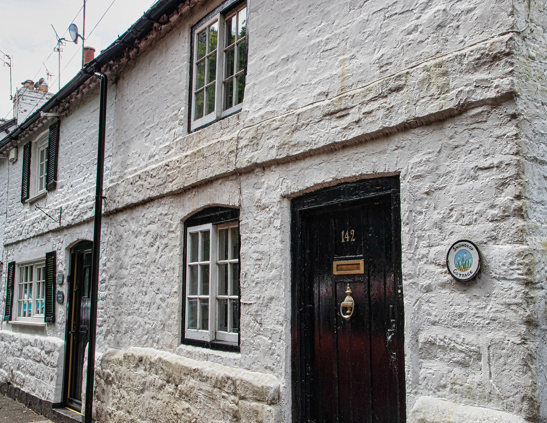 142 (Snowdrop Cottage) &amp; 144 (Meadow View Cottage) Eastham Village Rd