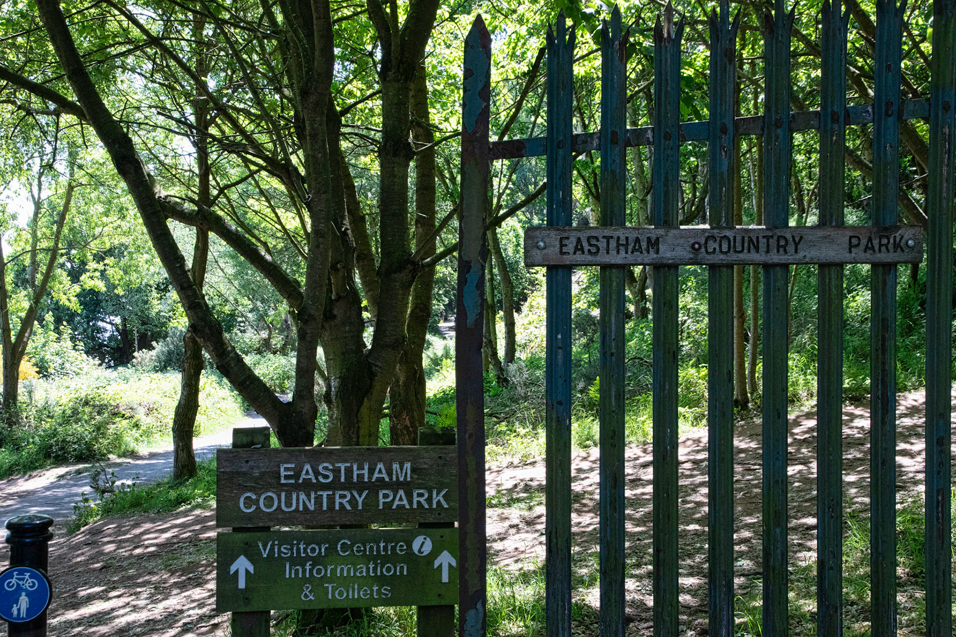 Entrance from bottom of Riverwood Rd.