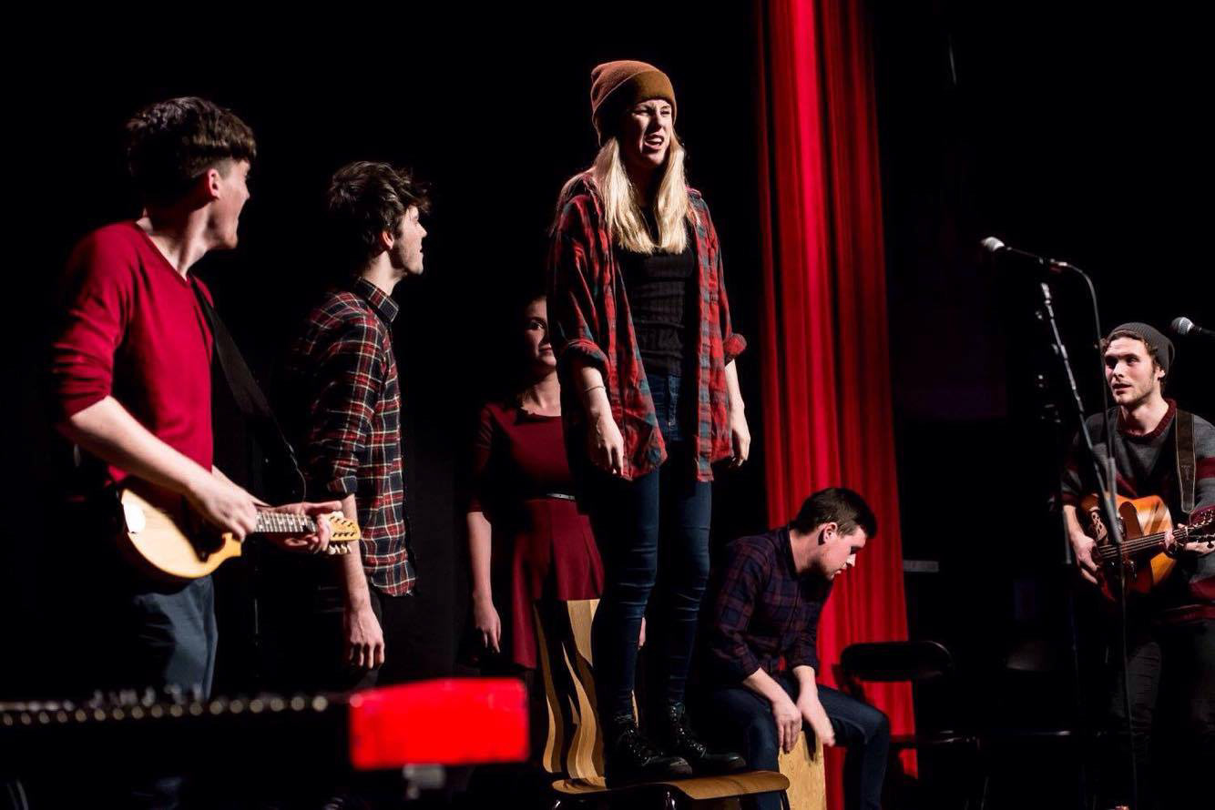 DYLAN WYNFORD, JACK WOLFE, GEMMA HURST, GEORGINA ROSE HANSON, GREGOR DUNCAN AND CONNOR BANNISTER, Photo © Lidia Crisafulli