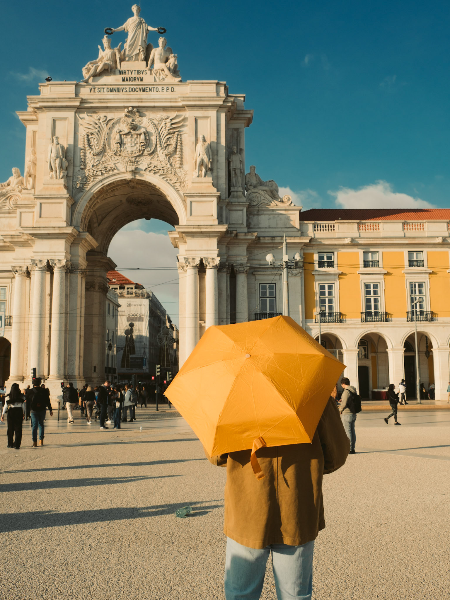 YELLOW LISBON