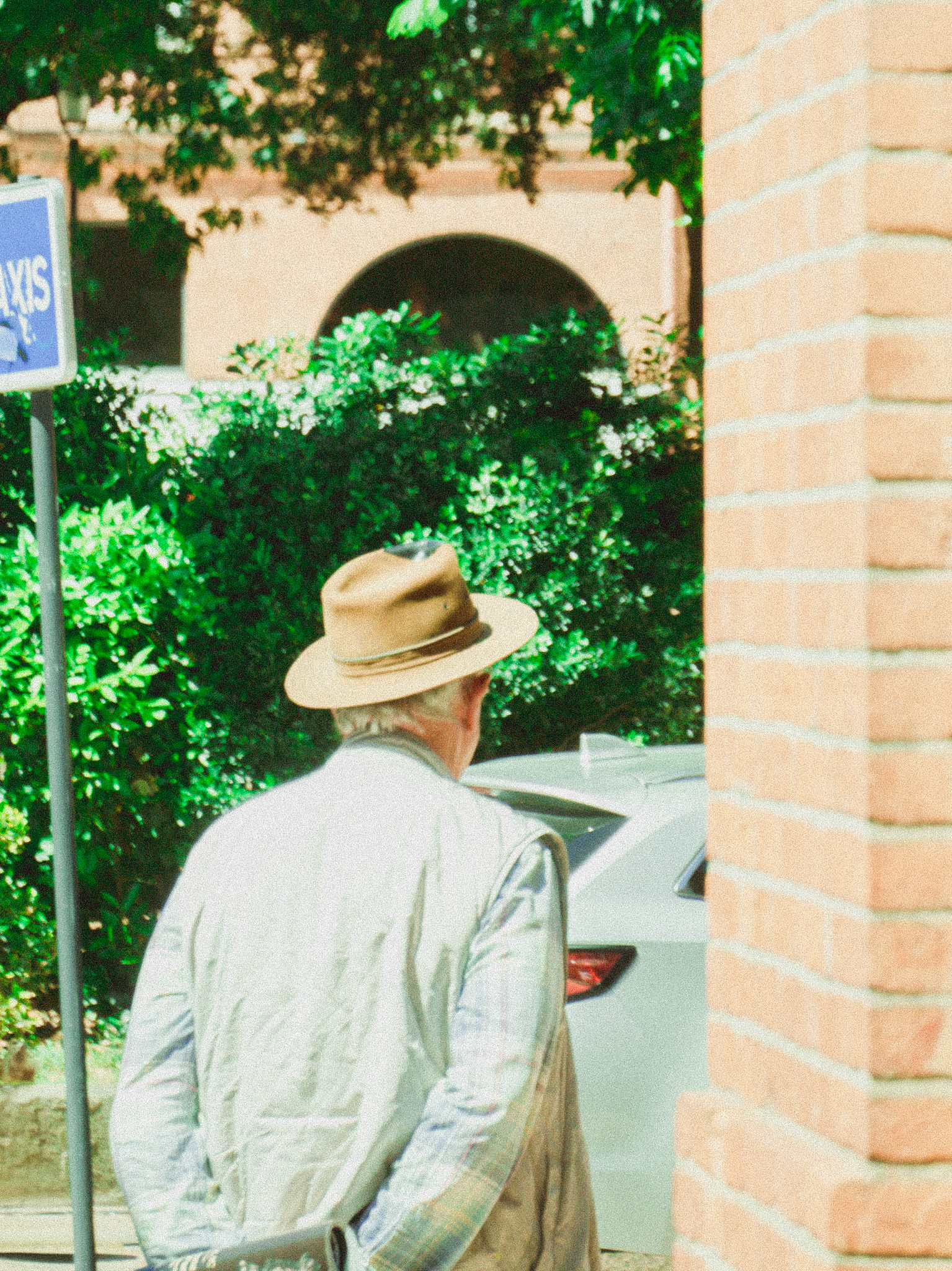 L'HOMME AU CHAPEAU PART.2