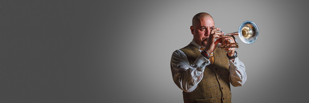 20160821-UK-Show-Love-4981: Classic Portraits Social Media Banner Cover