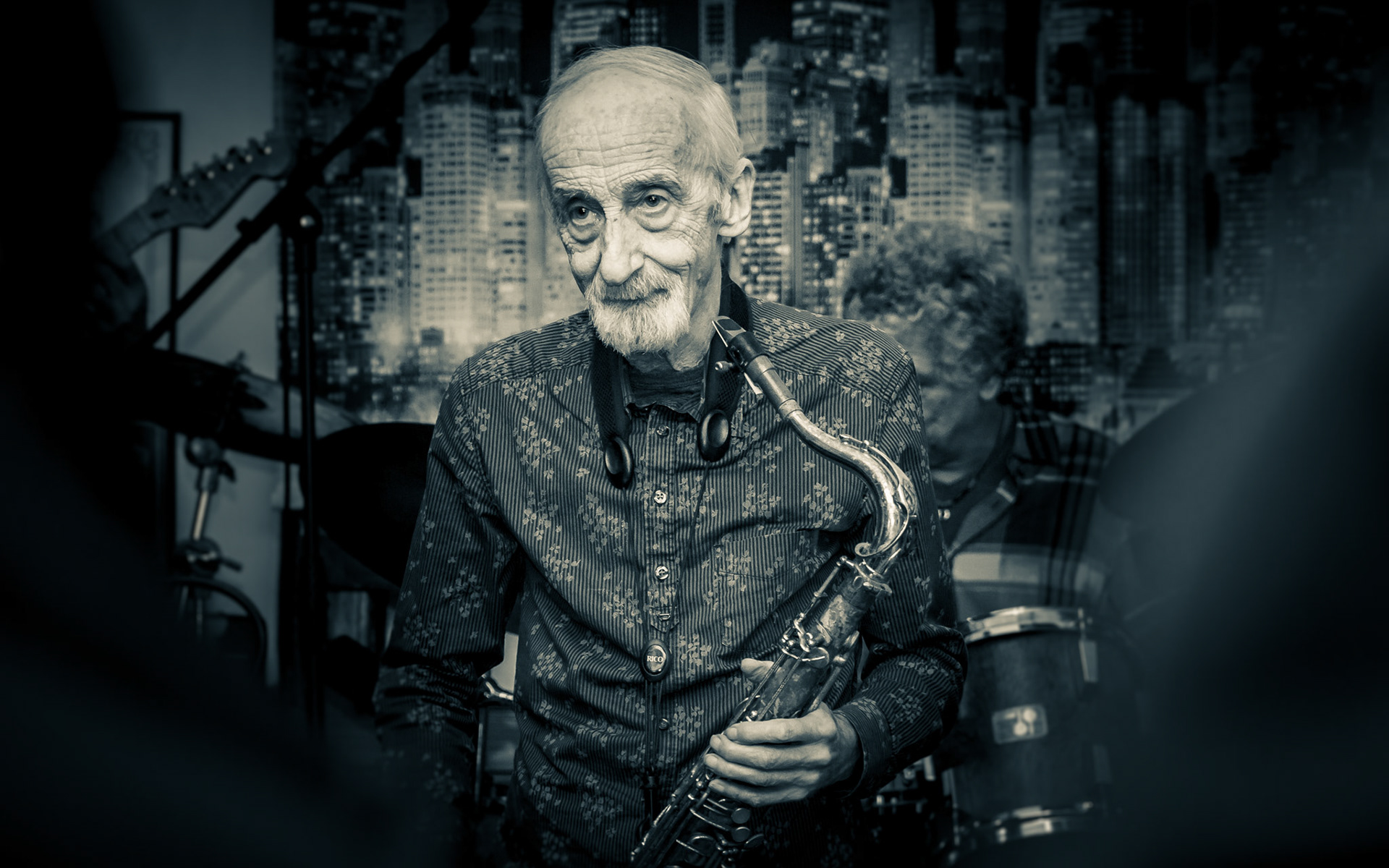 2016-03 UK - London 0566: The great Mick Eave during The RumBand's live video recording performance at The Prince of Wales Pub
