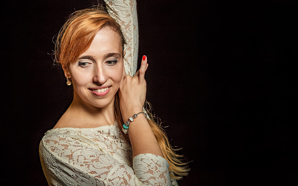 2016-08 UK - Caramelo 4534: Caramelo Latin Dance Student Portrait / Headshot