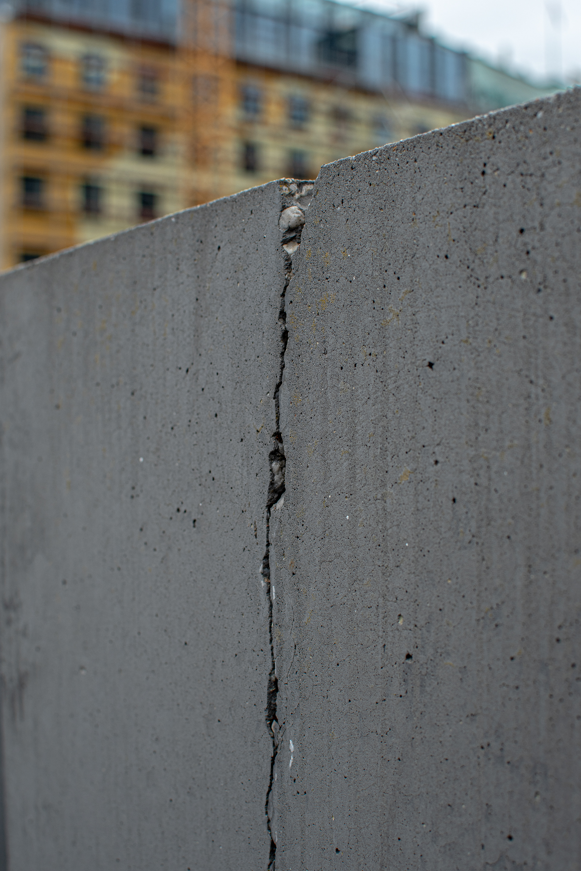 crack - Memorial to the Murdered Jews of Europe