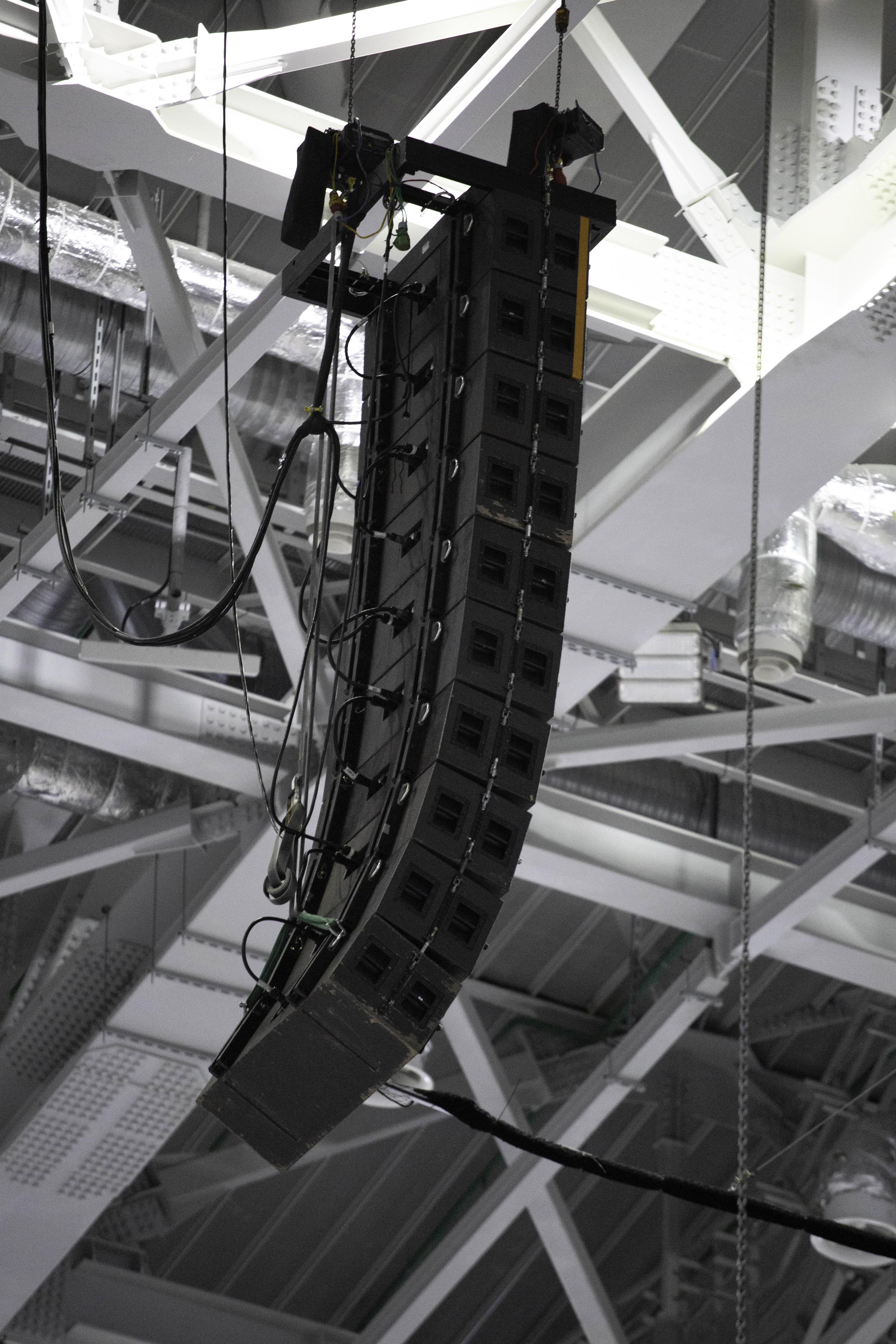 LINE ARRAY 