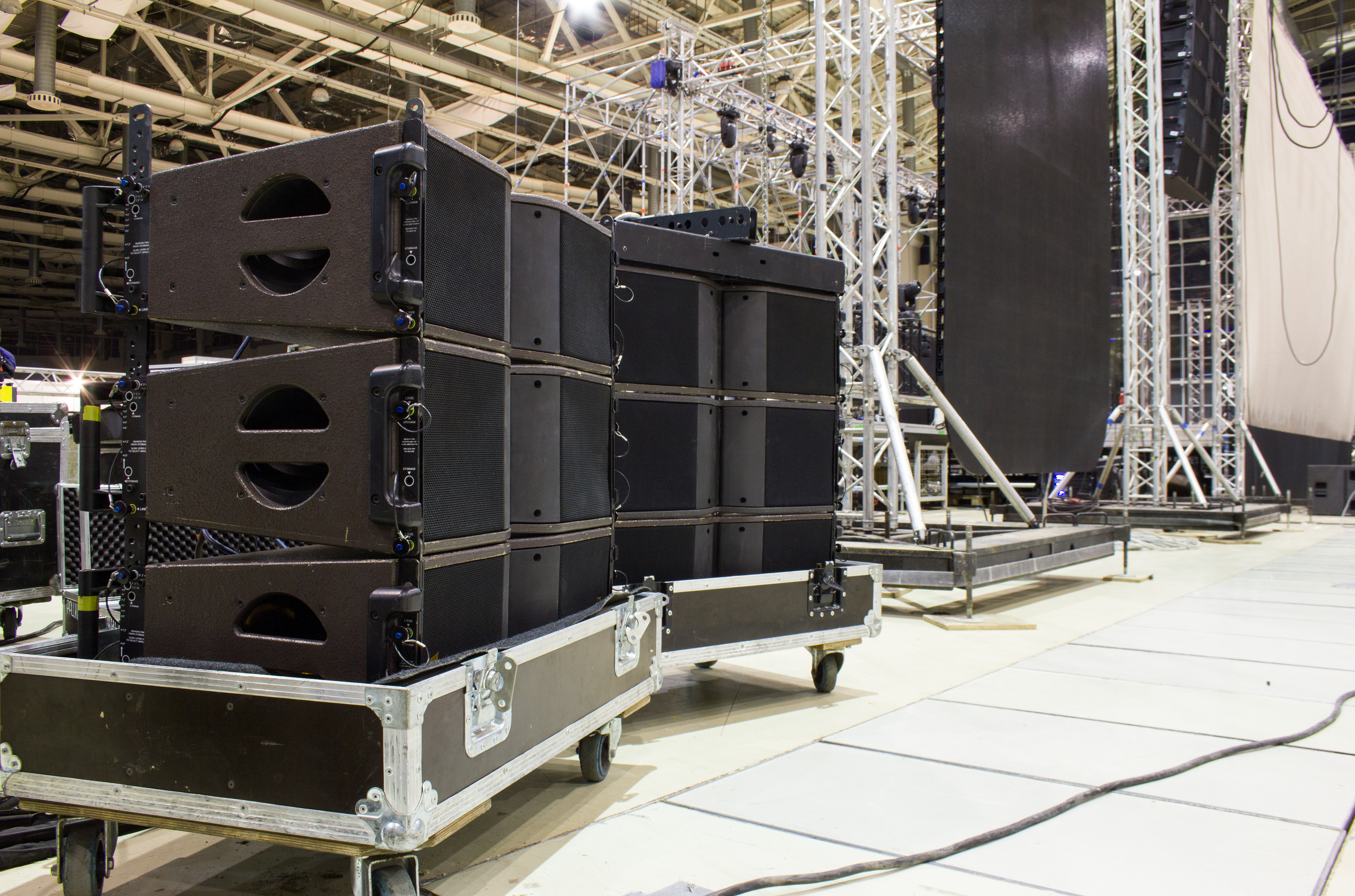 LINE ARRAY 