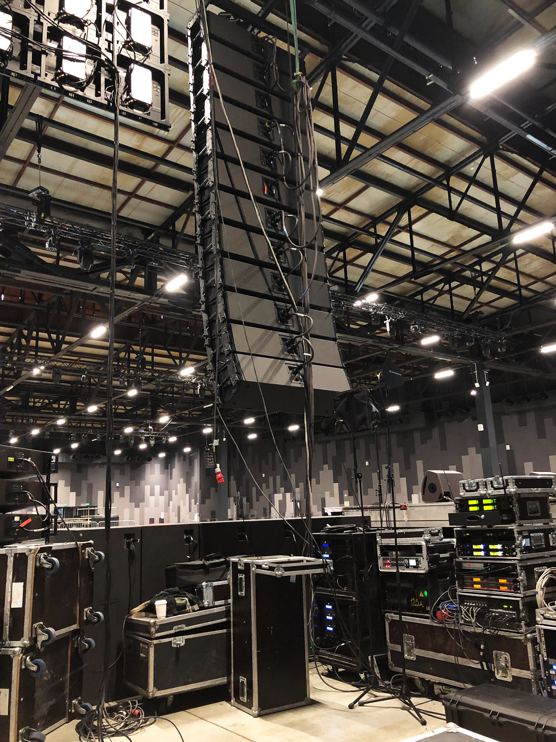 LINE ARRAY 