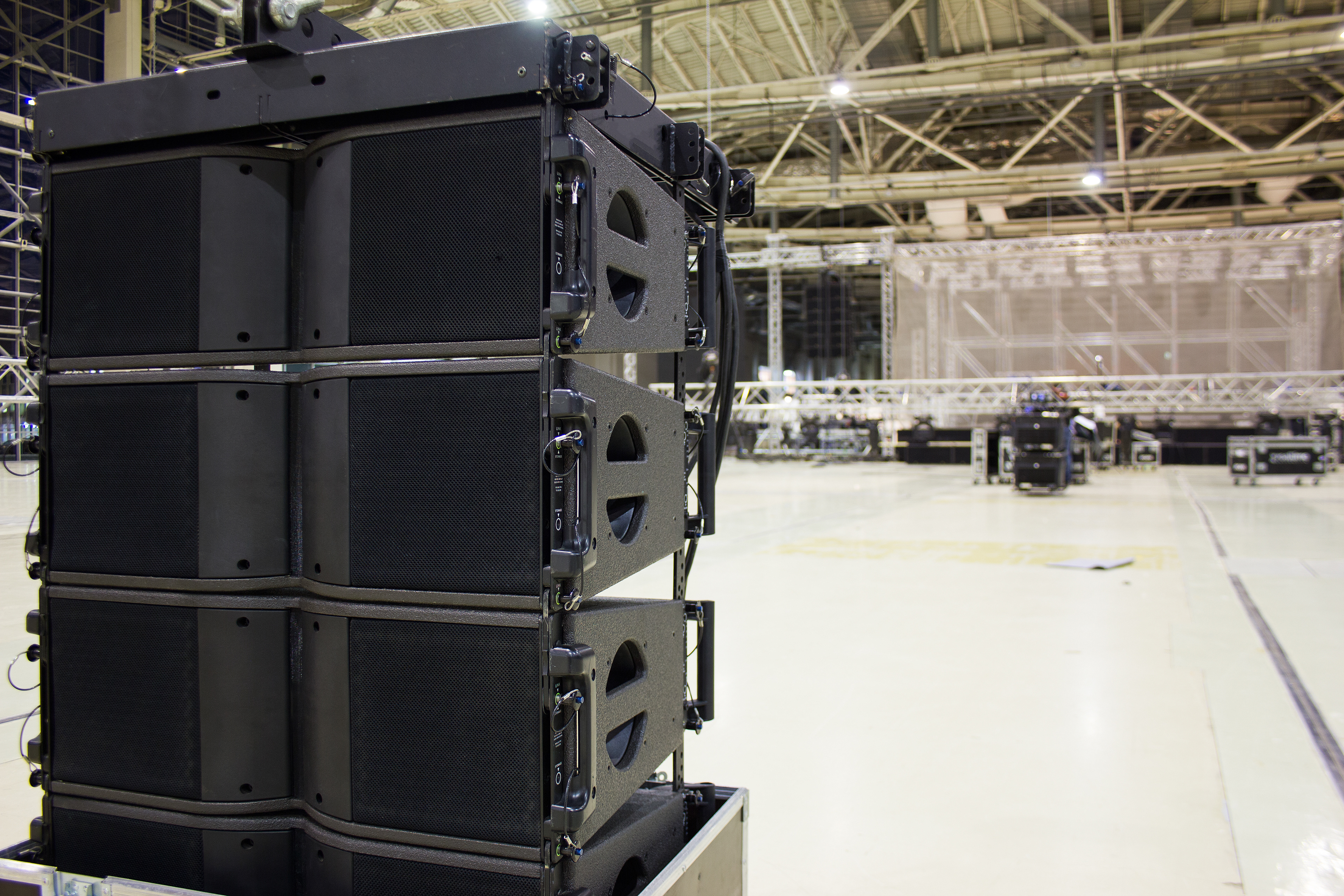 LINE ARRAY 
