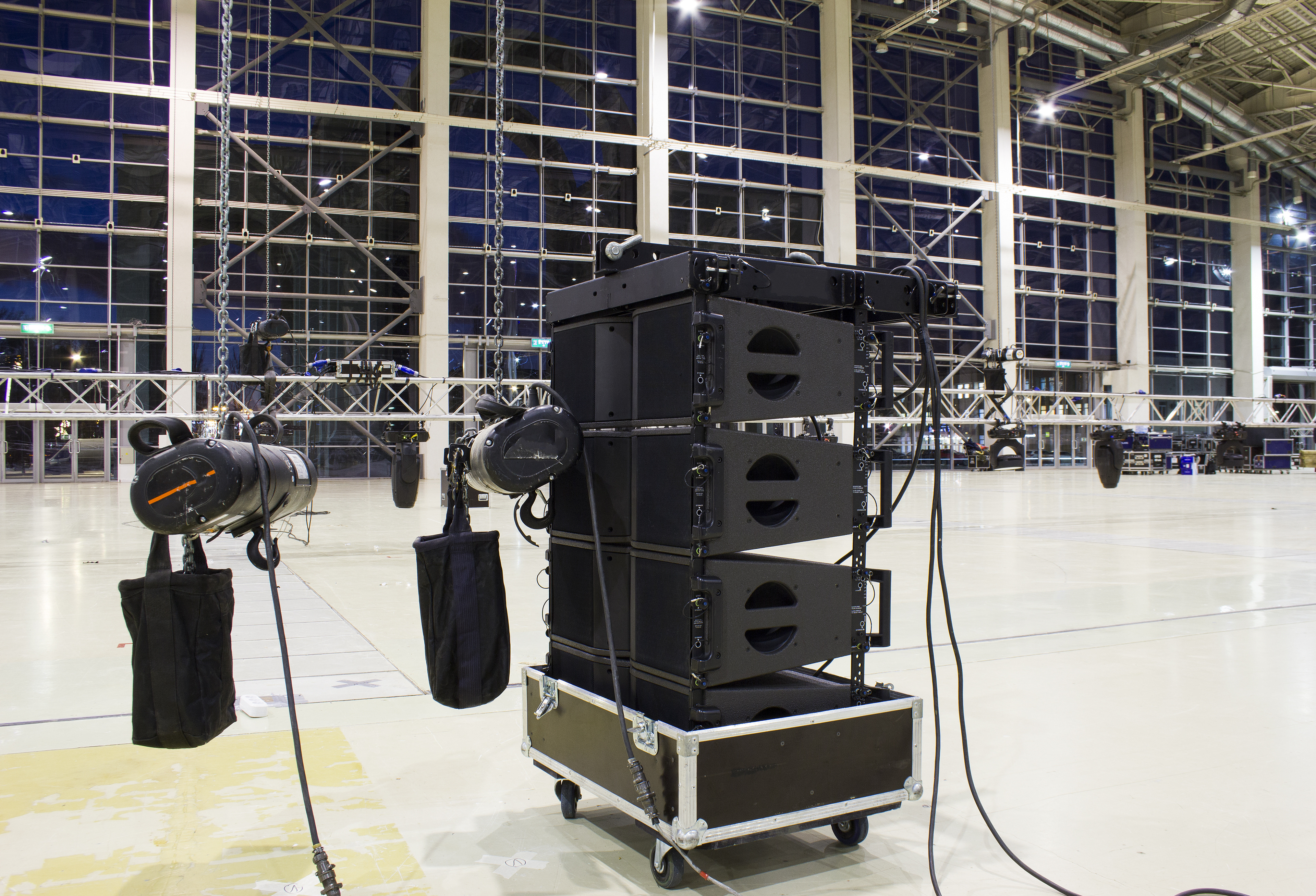 LINE ARRAY 