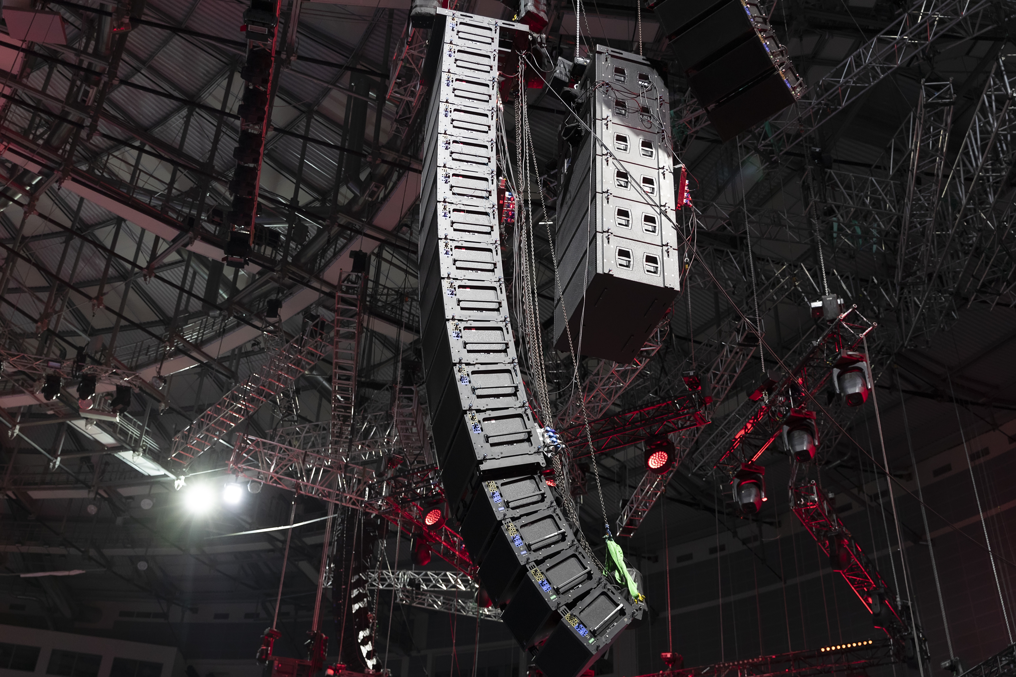 LINE ARRAY 
