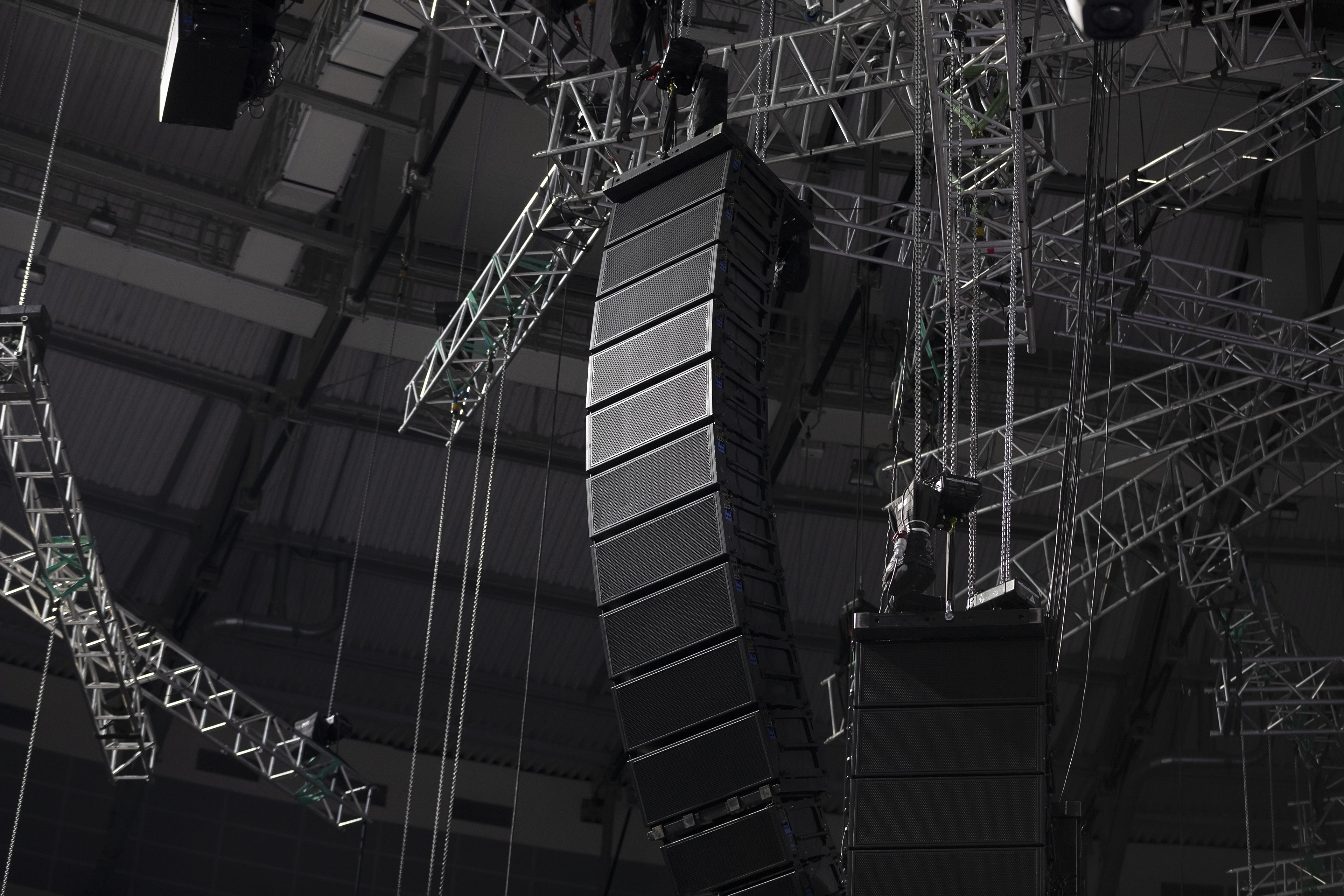 LINE ARRAY 