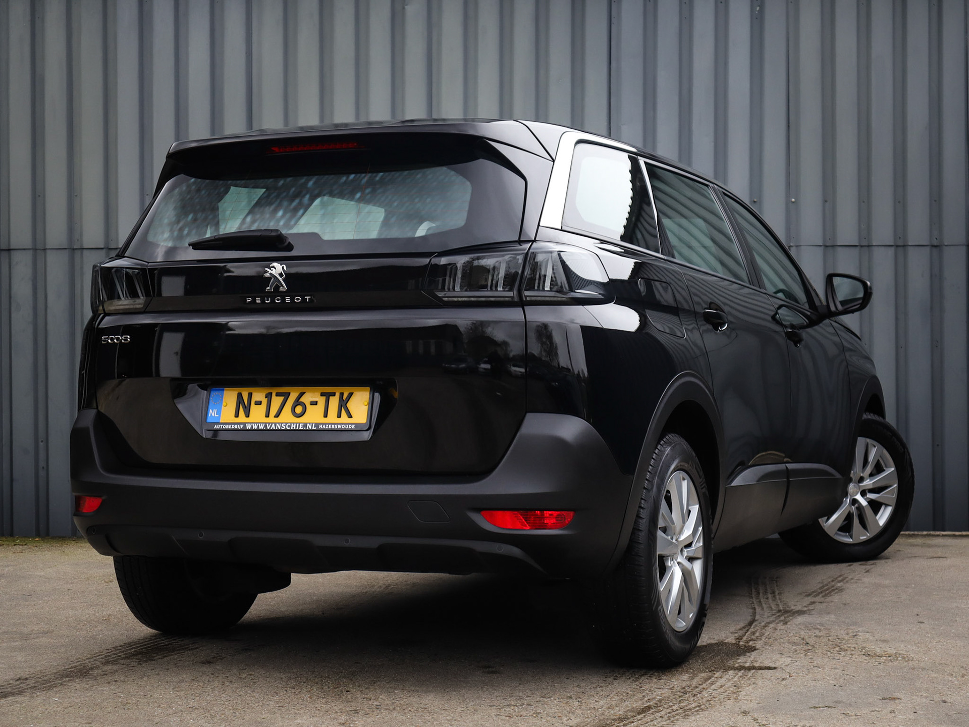 Peugeot 5008 rechter achteraanzicht