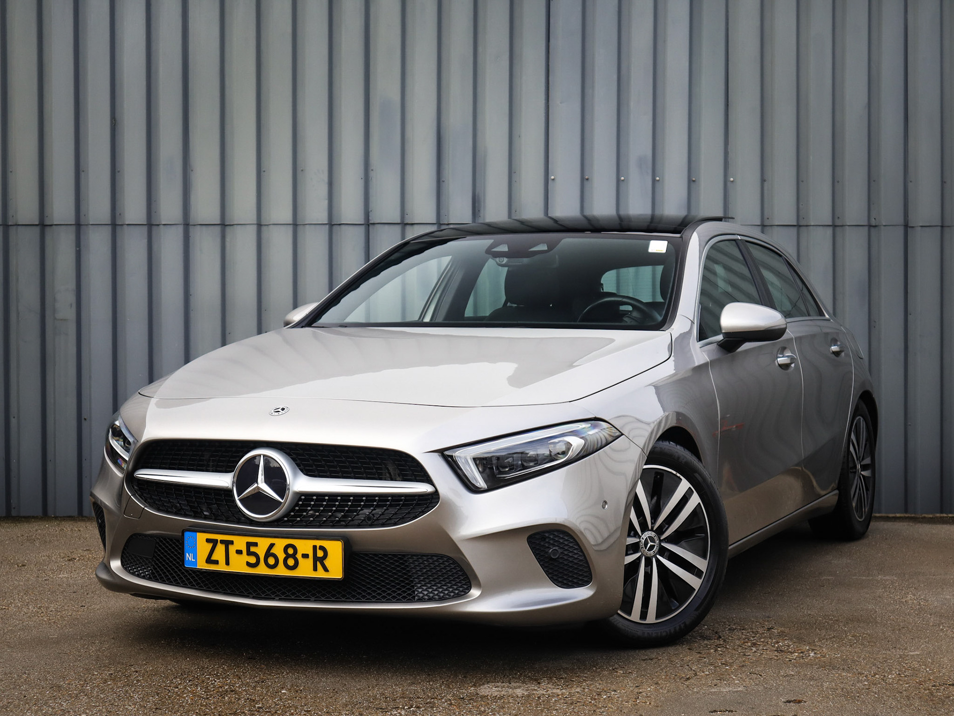Mercedes A250 linker vooraanzicht