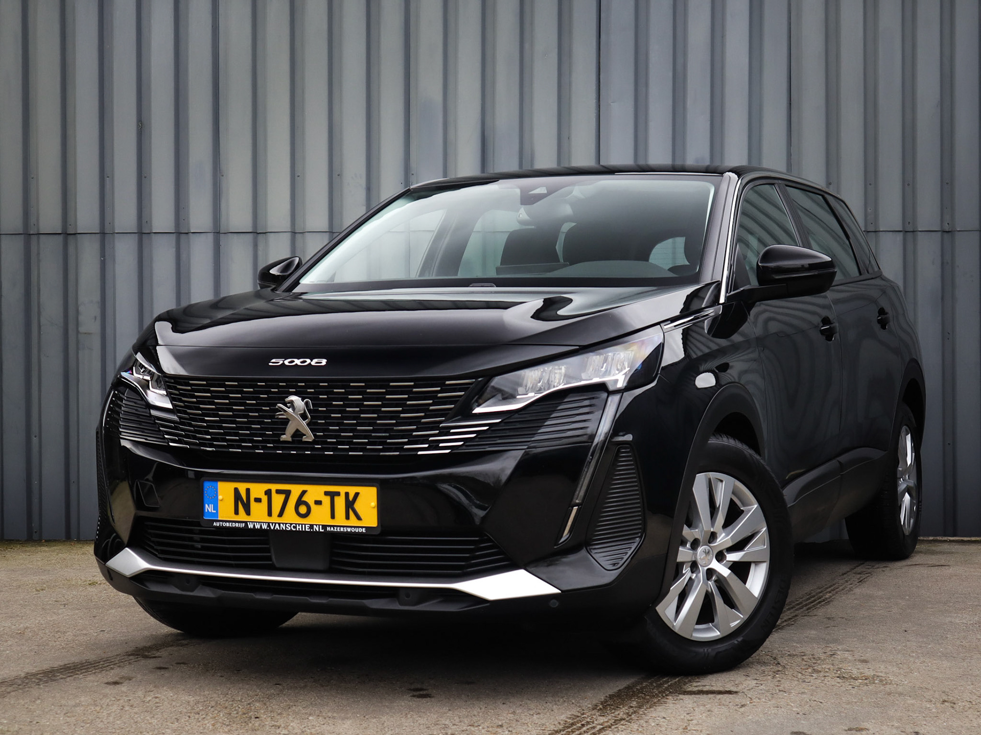 Peugeot 5008 linker vooraanzicht