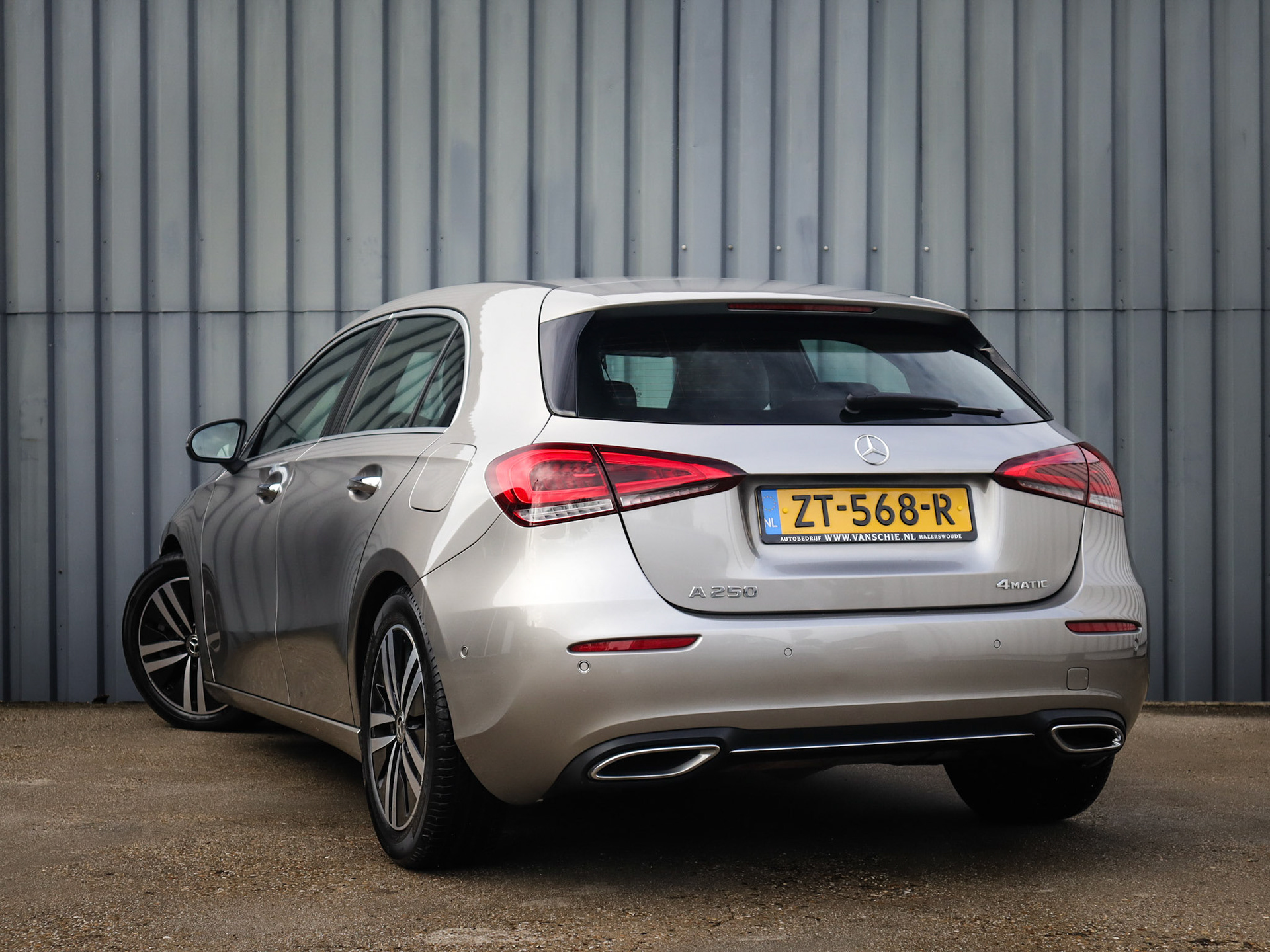 Mercedes A250 linker achteraanzicht