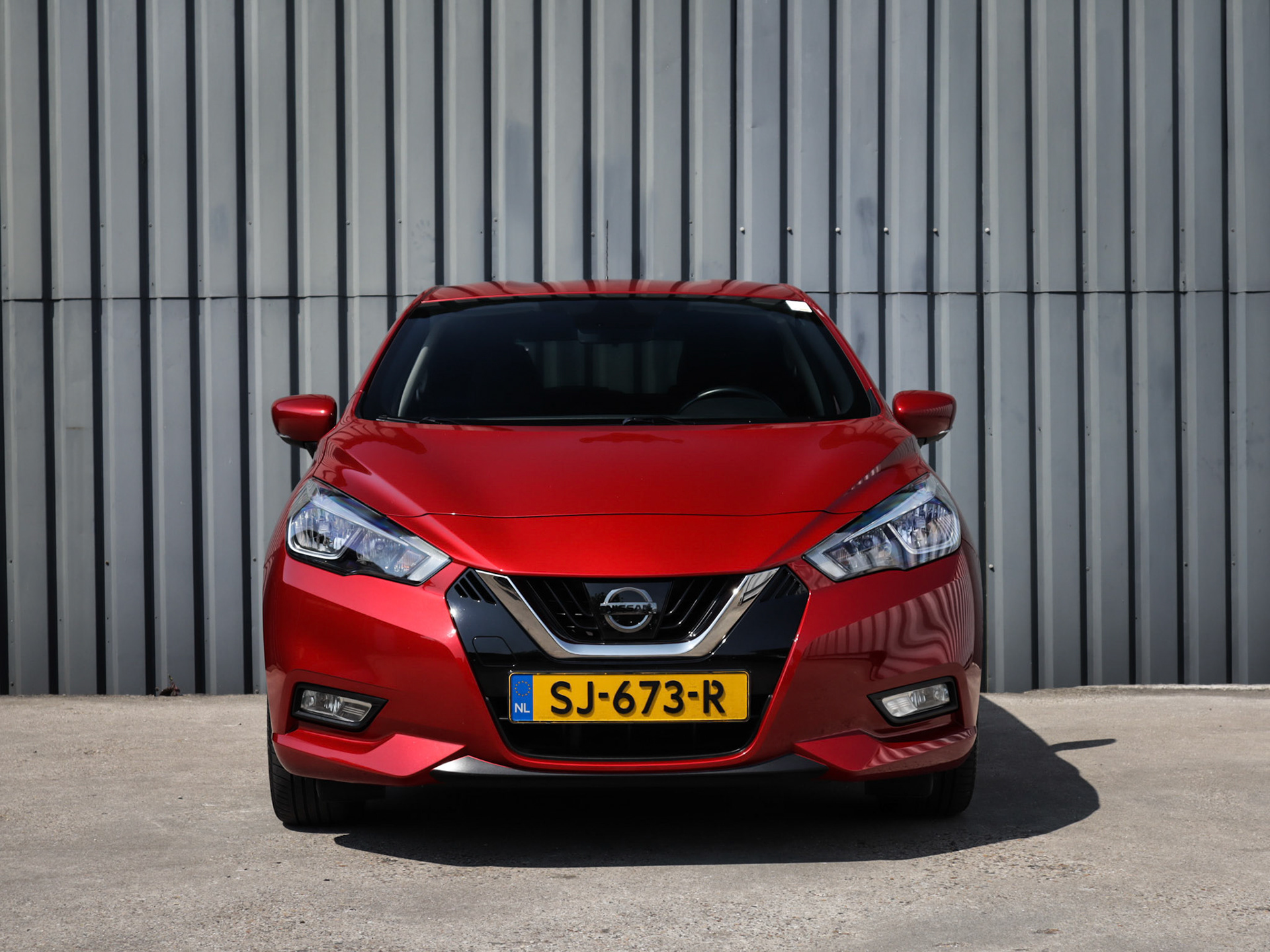 Nissan vooraanzicht