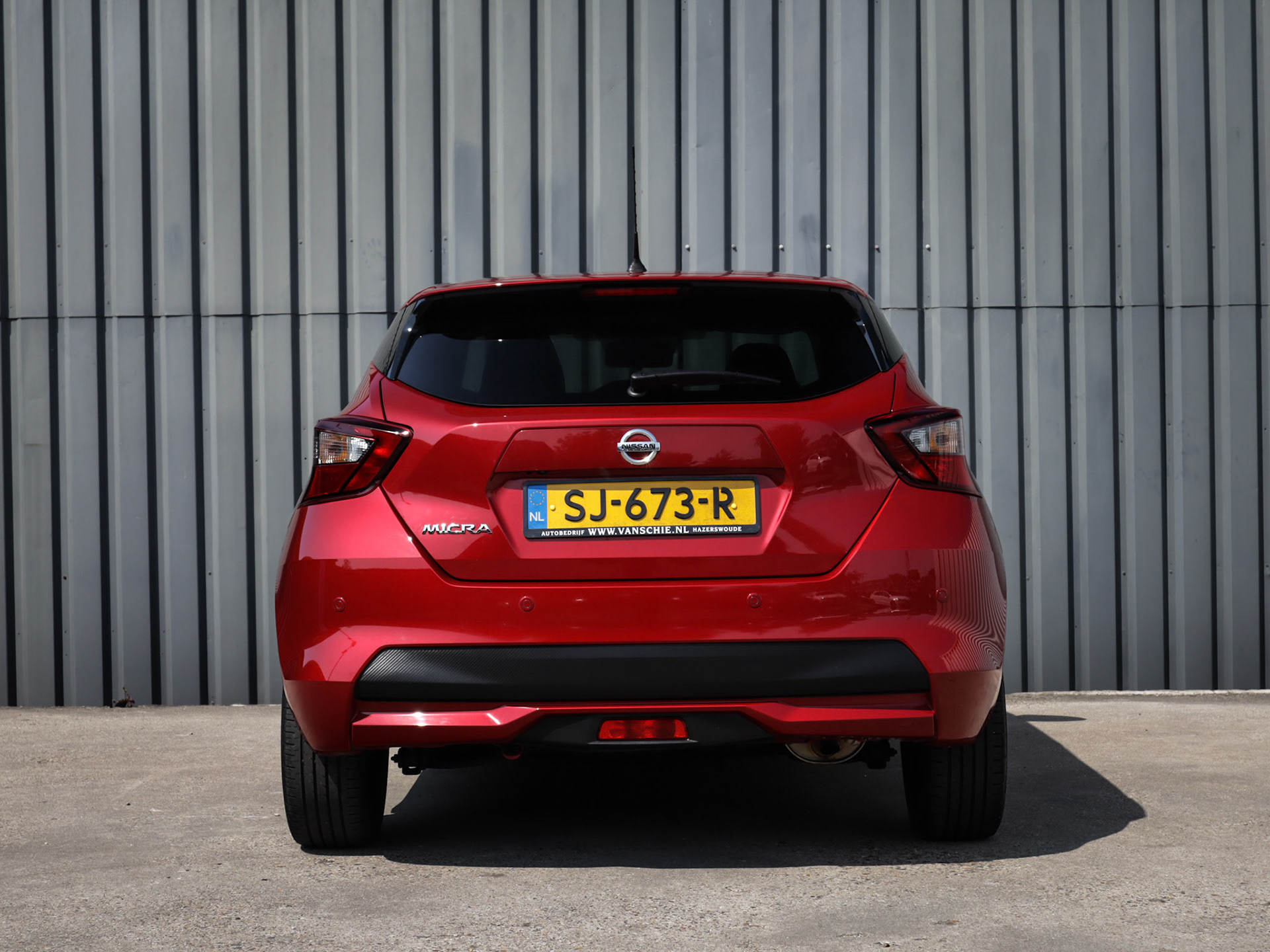 Nissan achteraanzicht