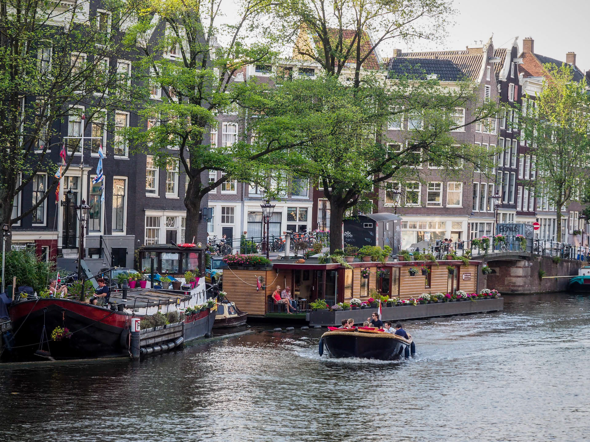 Canal Living