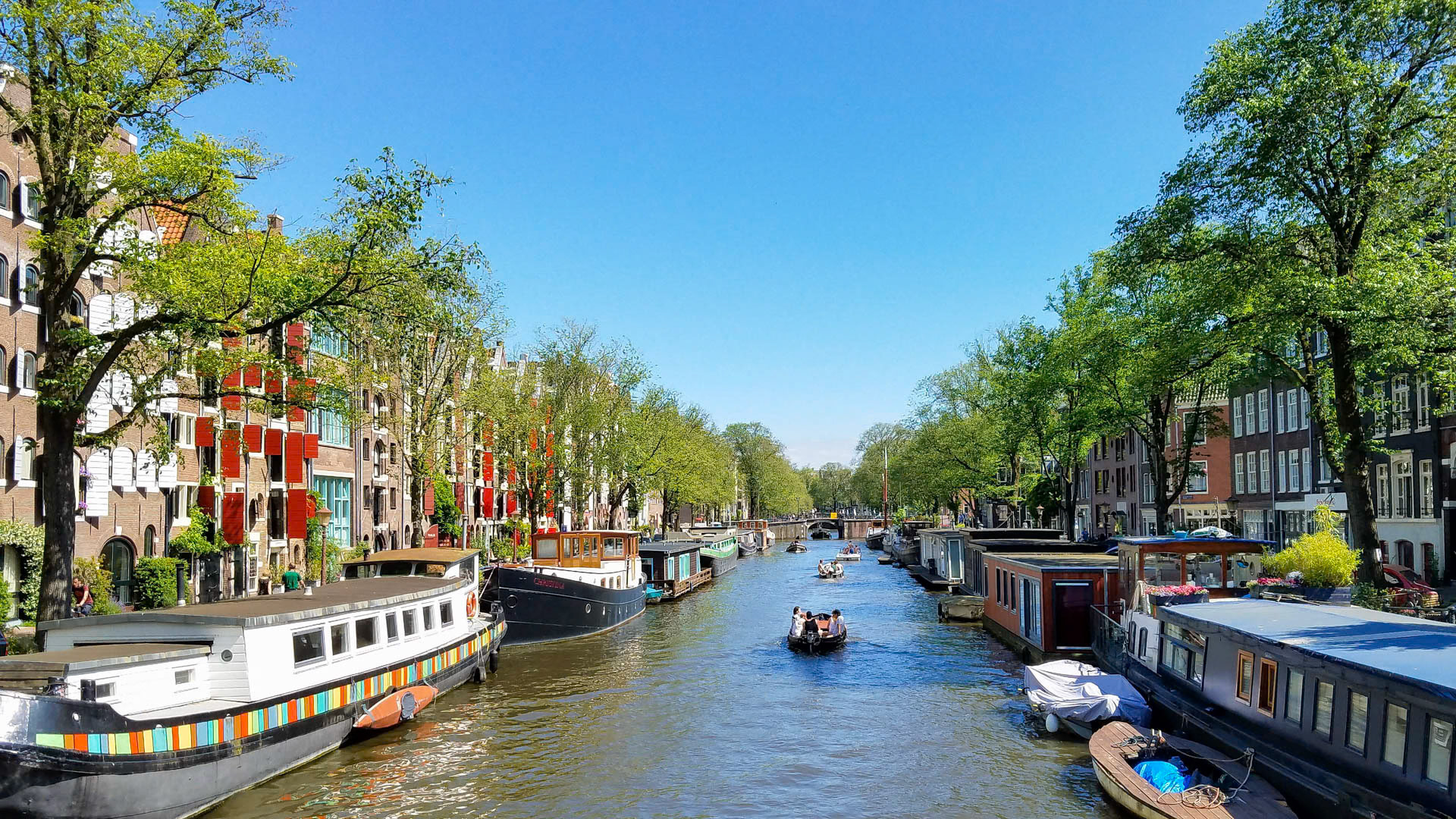 Houseboat Row