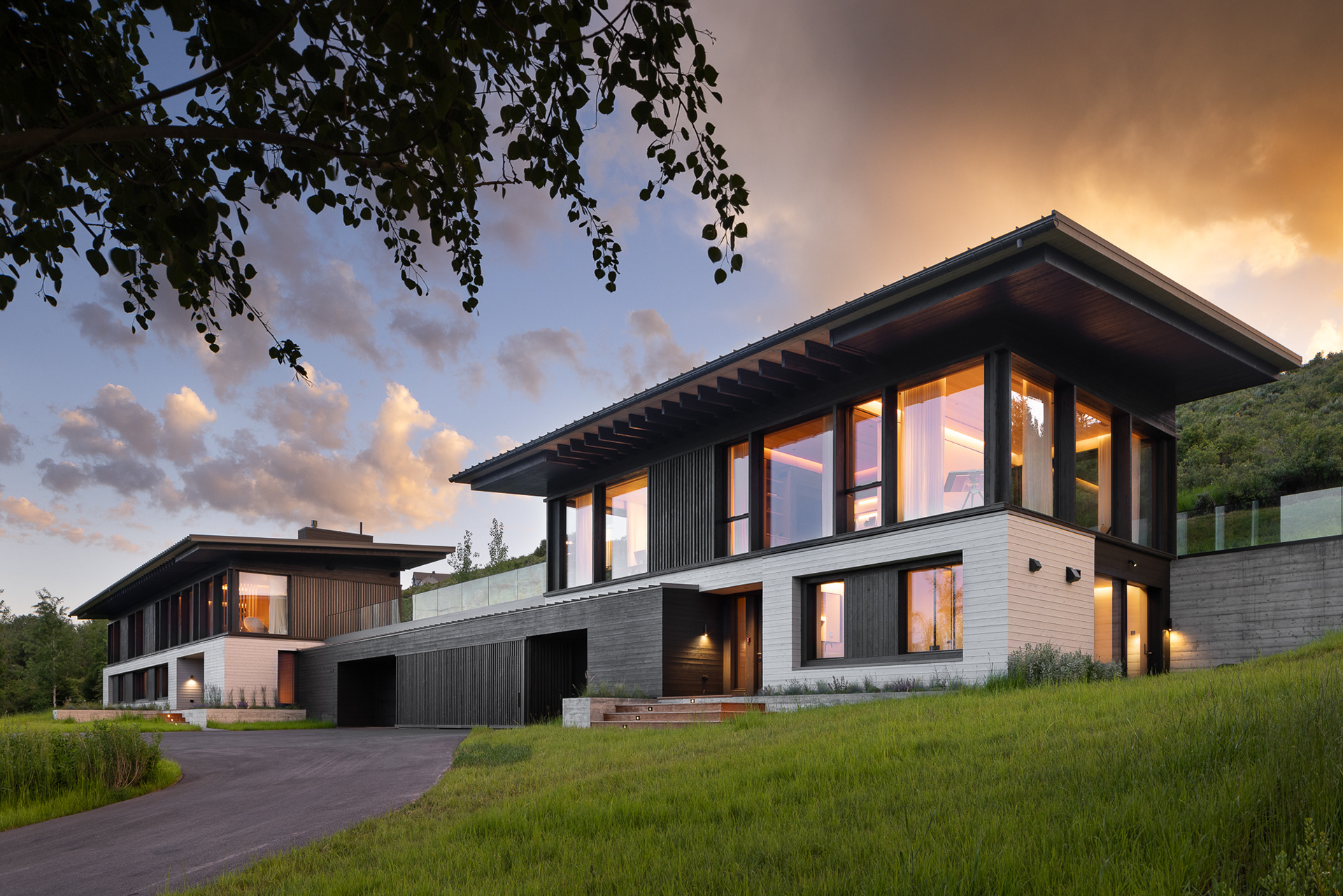 Sky House in Jackson Hole, Wyoming.  Photographer Aaron Kraft Krafty Photos.  Architectural design by Dieter Vander Velpen Architects and KT814 Architects, Architecture photography, interior design photography, jackson hole, Wyoming