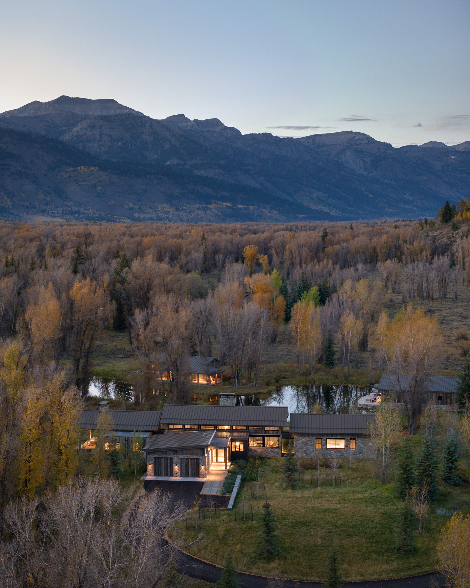 Design Associates Architects / JH Builders