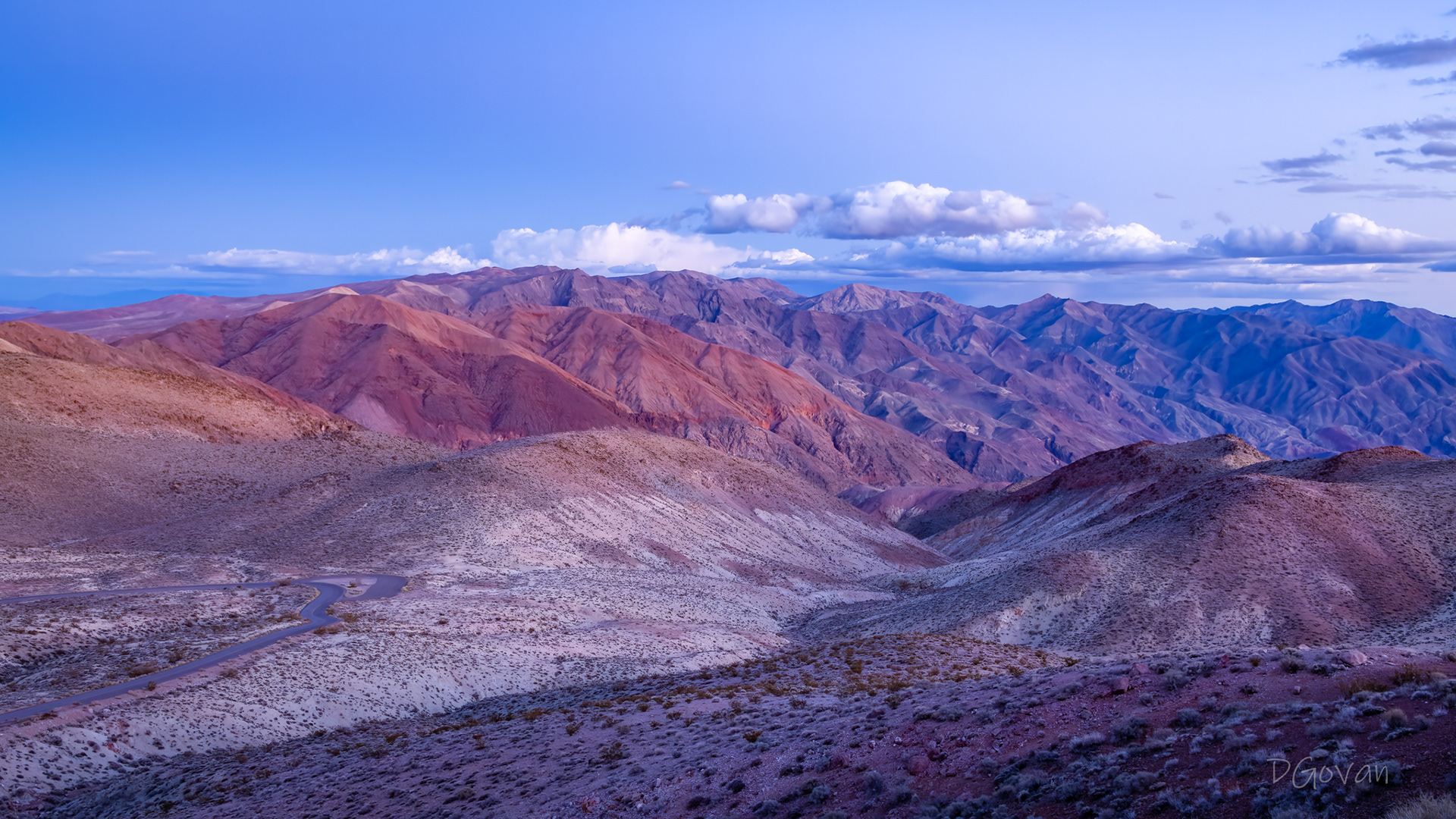 Zabrieskie Point - Death Valley