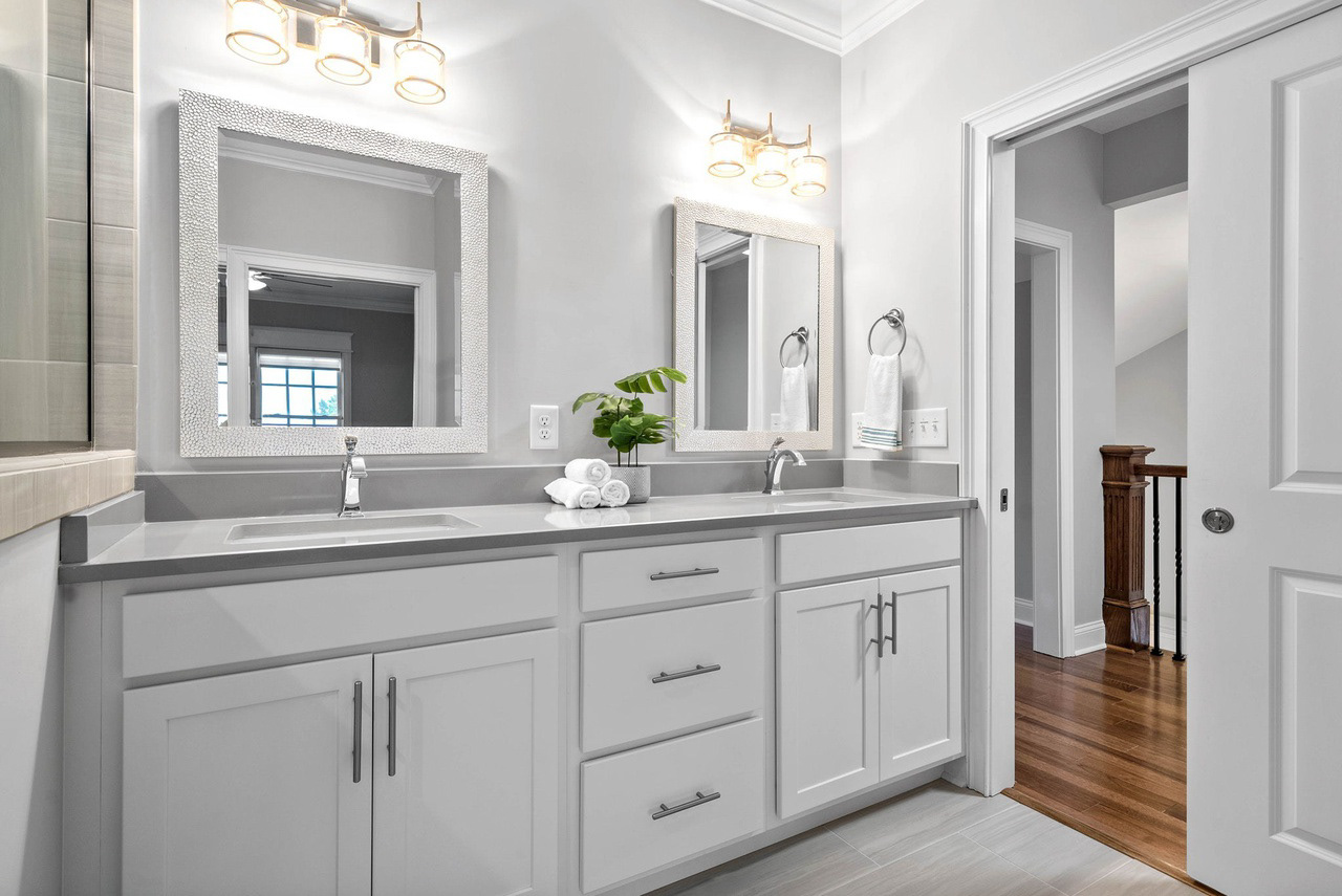 Upstairs primary bathroom