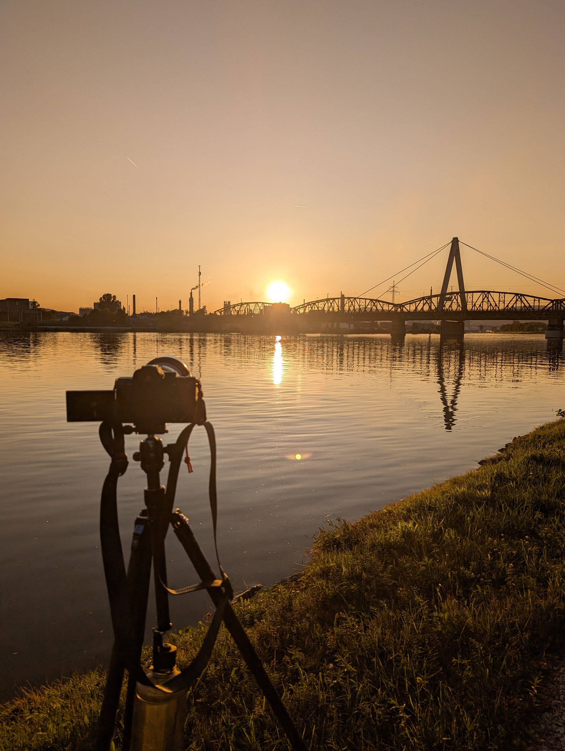auf den Sonnenuntergang warten und Stimmung genießen