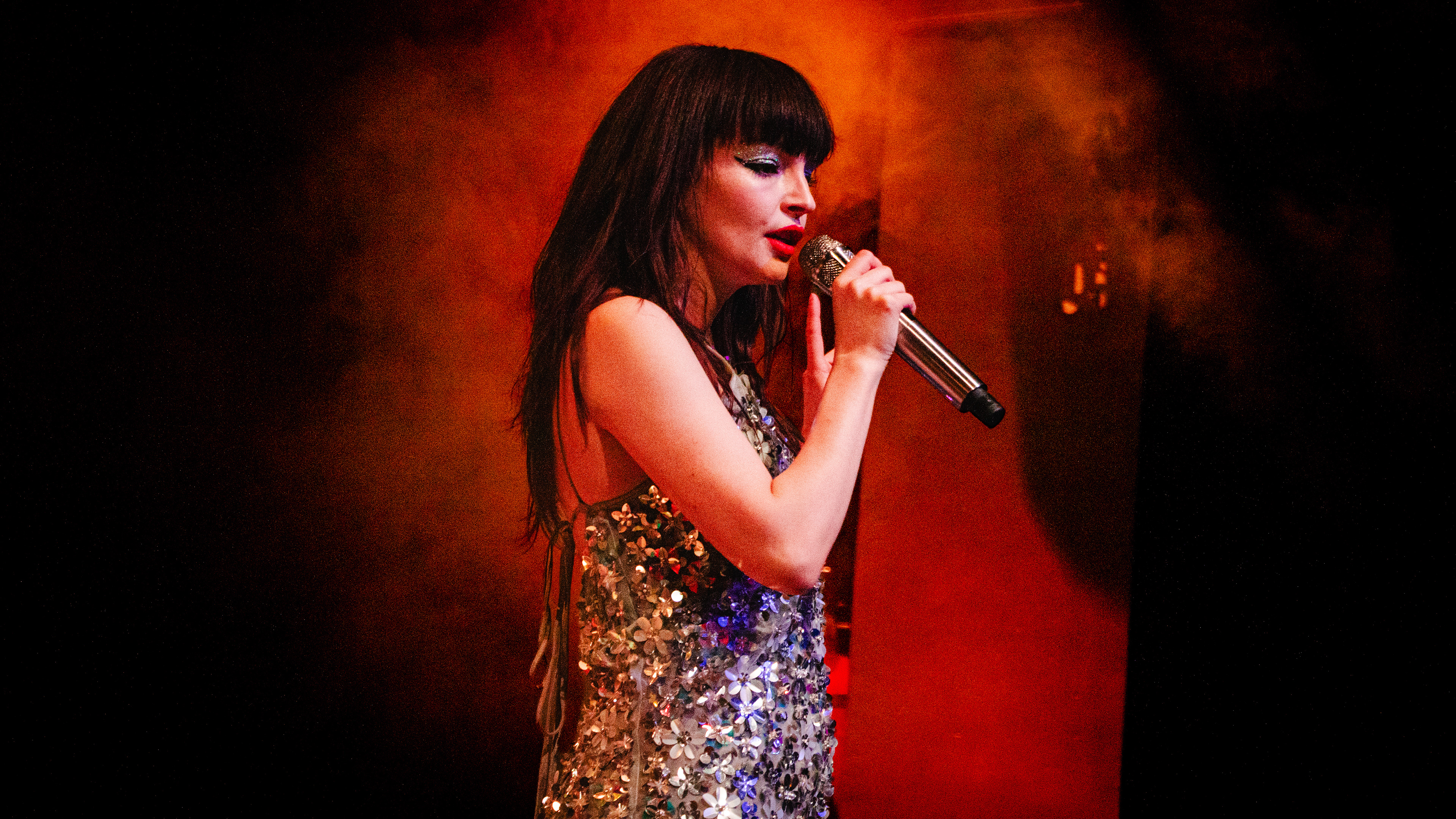 Lauren Mayberry 3