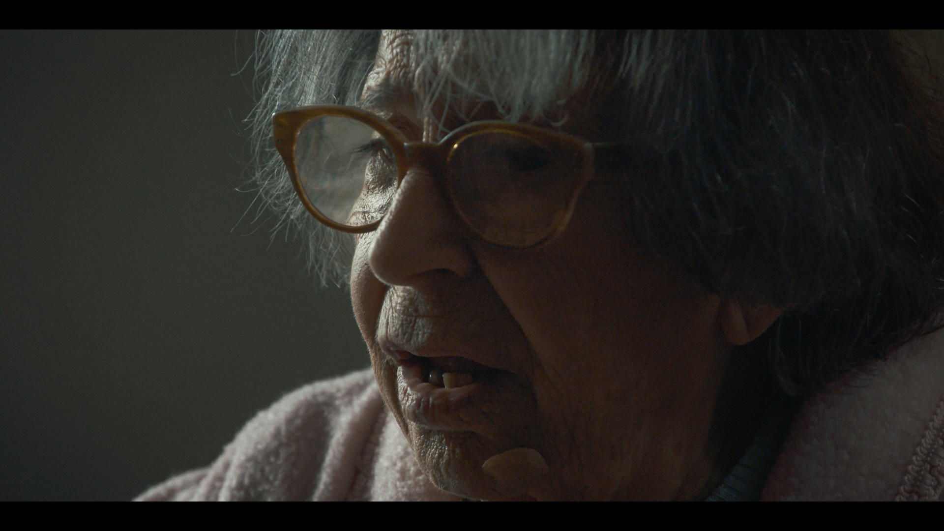 Série de sketchs "EPHAD" réalisé par Yannick Privat pour Groland, Canal Plus.