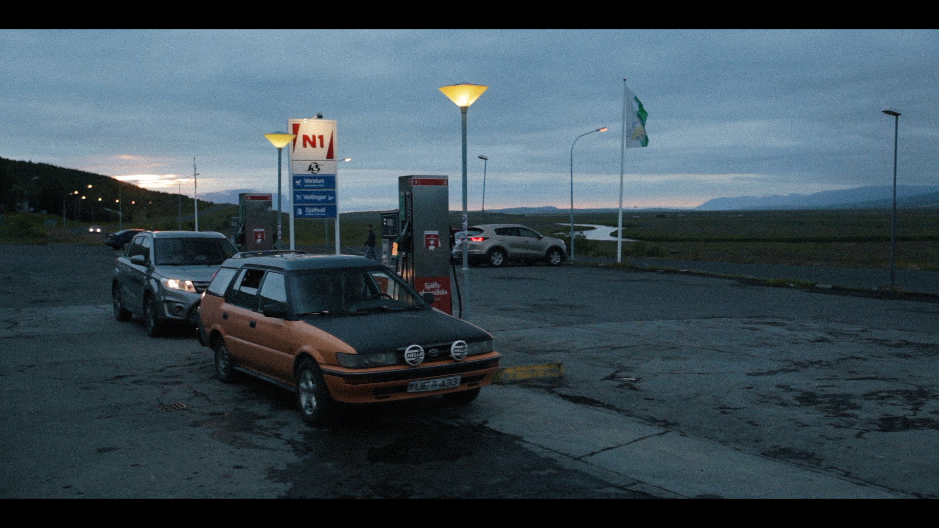 Série web documentaire "Hello Iceland" sur une aventure de deux semaines en Islande réalisé par Jean-Louis Guichaoua et Gaël Soucheleau.