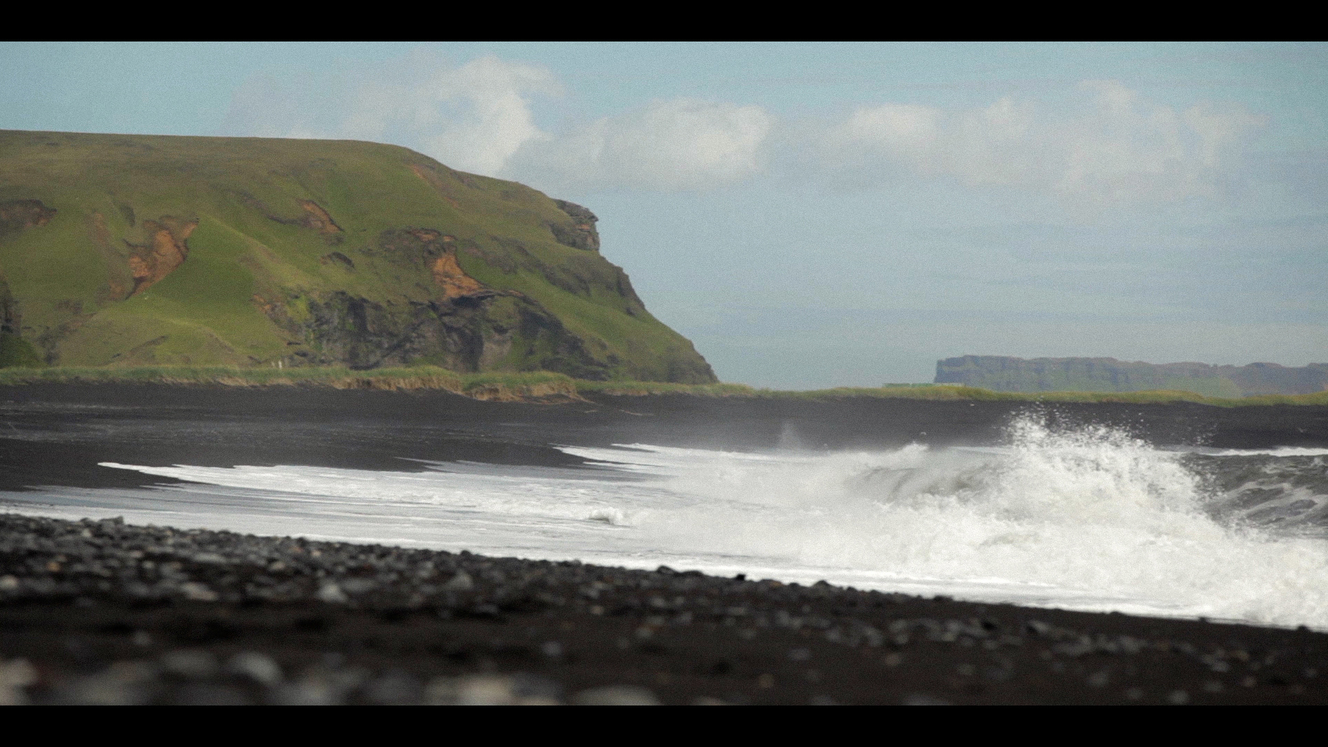 Série web documentaire "Hello Iceland" sur une aventure de deux semaines en Islande réalisé par Jean-Louis Guichaoua et Gaël Soucheleau.