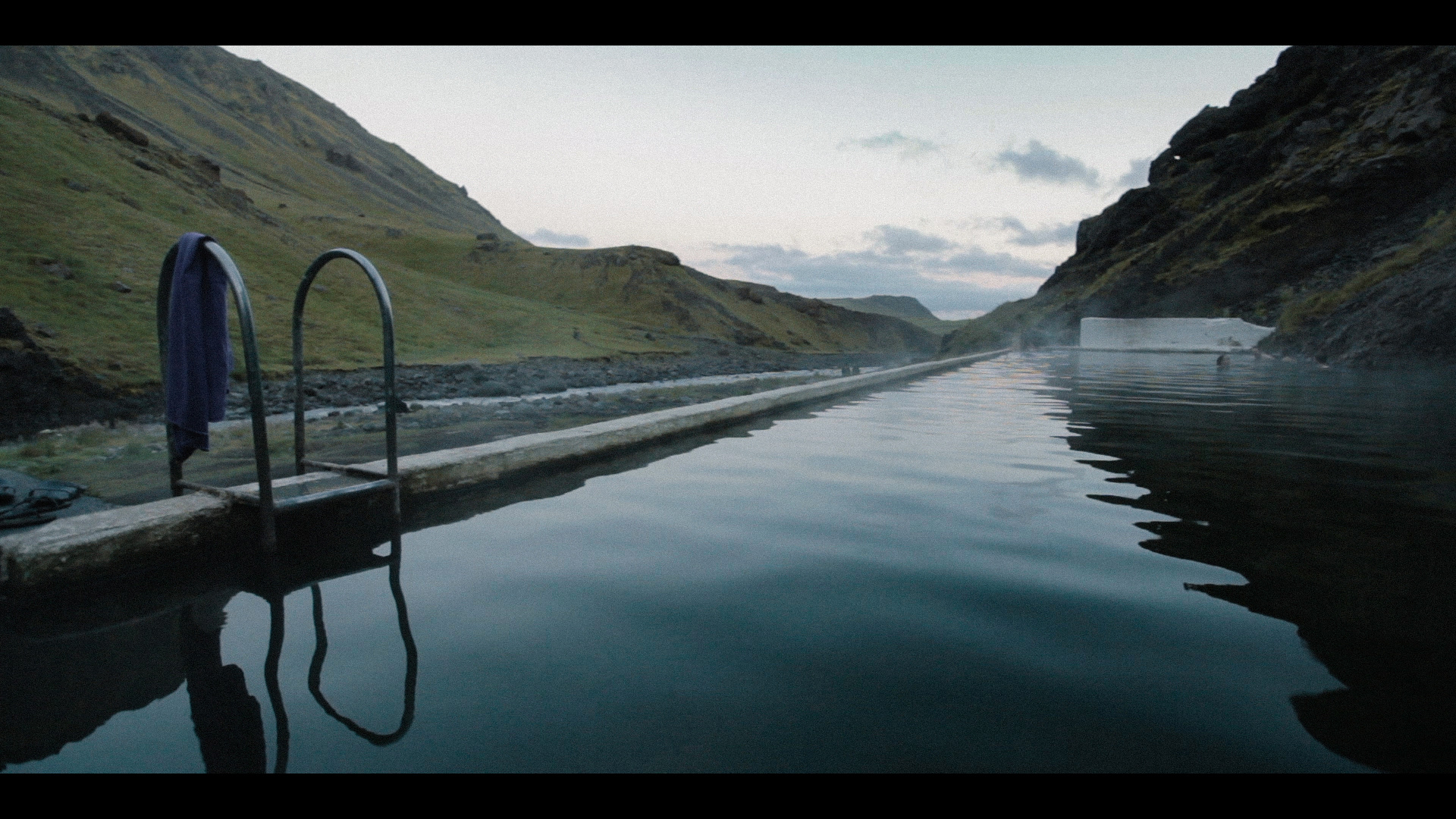 Série web documentaire "Hello Iceland" sur une aventure de deux semaines en Islande réalisé par Jean-Louis Guichaoua et Gaël Soucheleau.