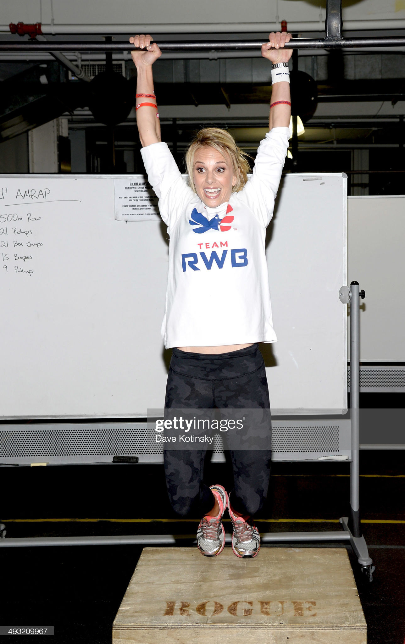  Elisabeth Hasselbeck attends the Band-Aid Brand & Team Red, White And Blue Host CrossFit Event For Veteran Heroes on May 22, 2014 in New York City. (Photo by Dave Kotinsky/Getty Images)