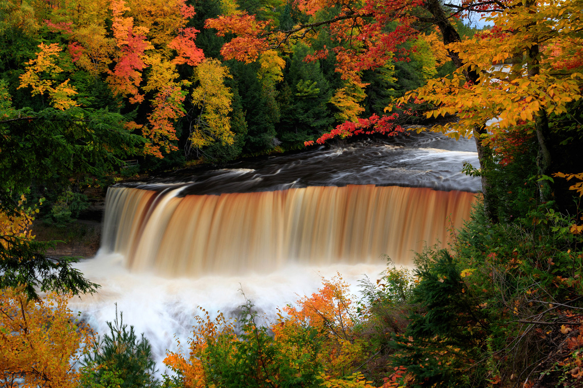 Fall colors at Upper Tahquamenon Falls, Tahquamenon Falls State Park, Michigan