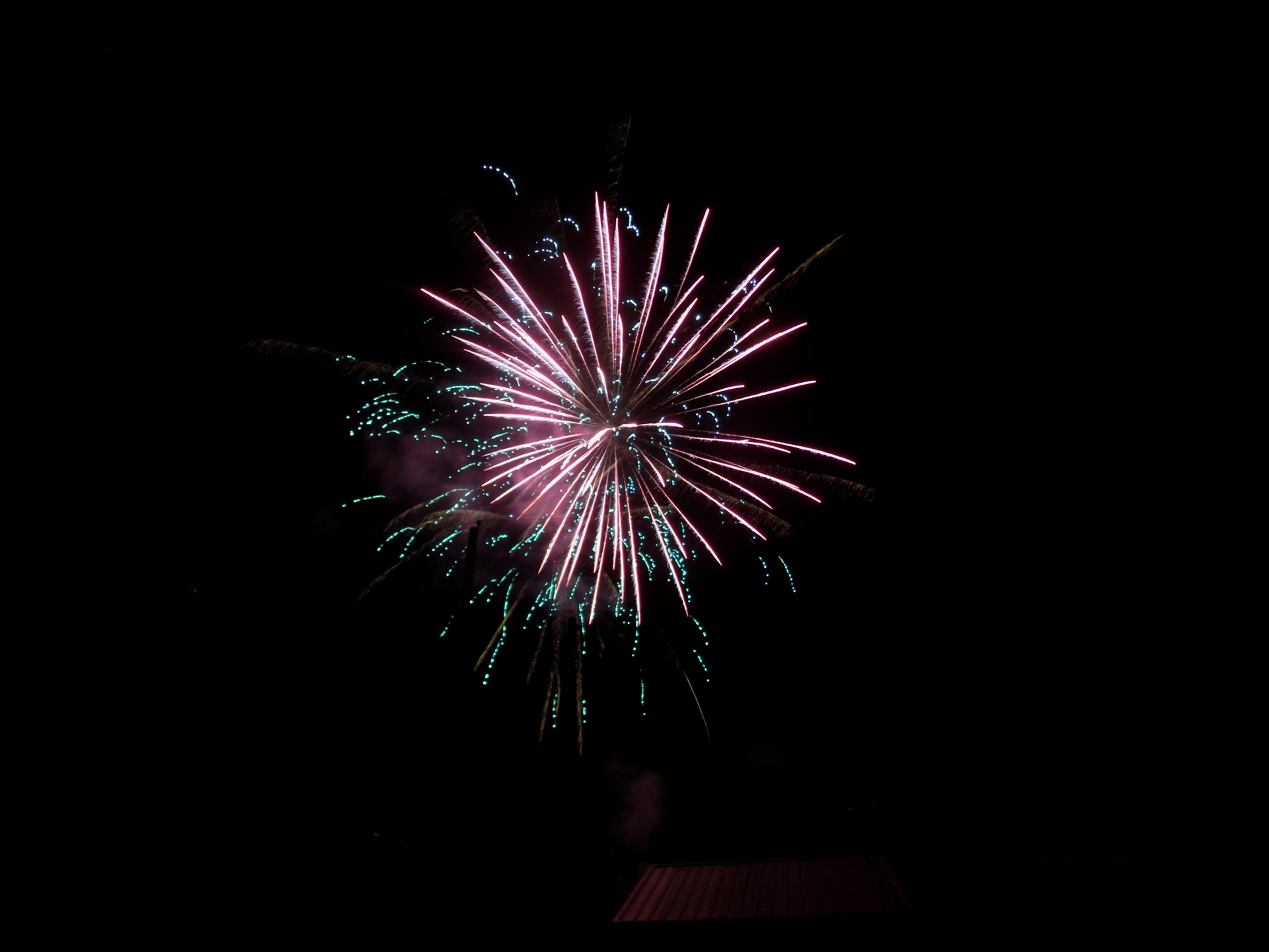 2024 E&S Grocery Fireworks @ Haysi Kiwanis by Joseph Boyd