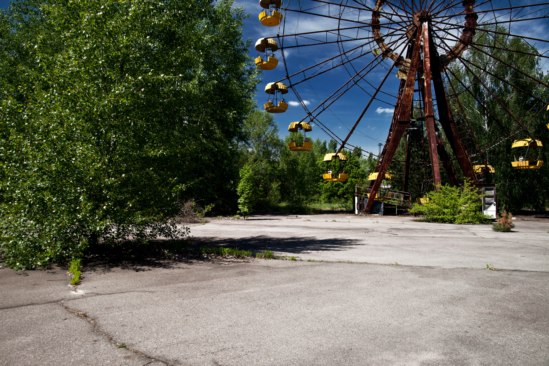 Tchernoland no. 11, 2012 | 24x36po. | Édition 001/009 + 1 E.A. | Encadré, verre standard | 1300 $