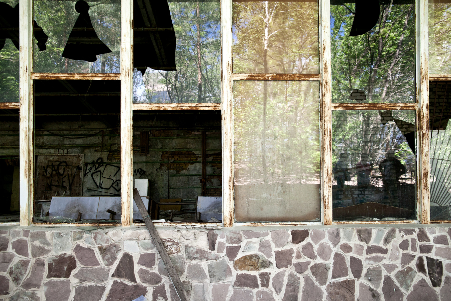 Sans titre no. 02, Tchernoland, 2012 | 24x36po. | Édition 002/009 + 1 E.A. | Encadré, verre standard | 1300 $