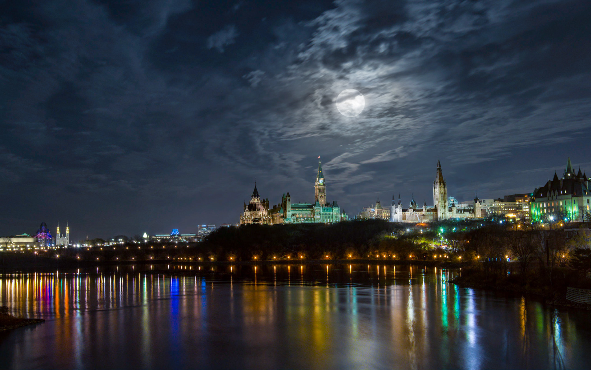 The Super Moon over Parliament November 2016