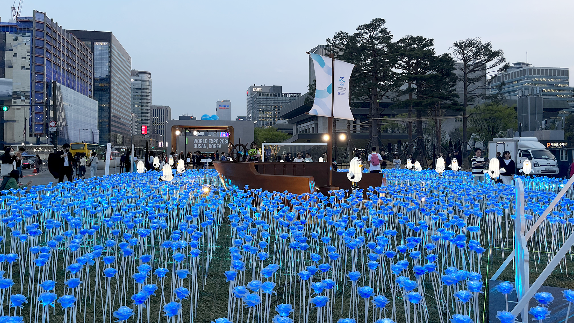 2023 Expo2030 BUSAN 광화문 LED 장미 설치