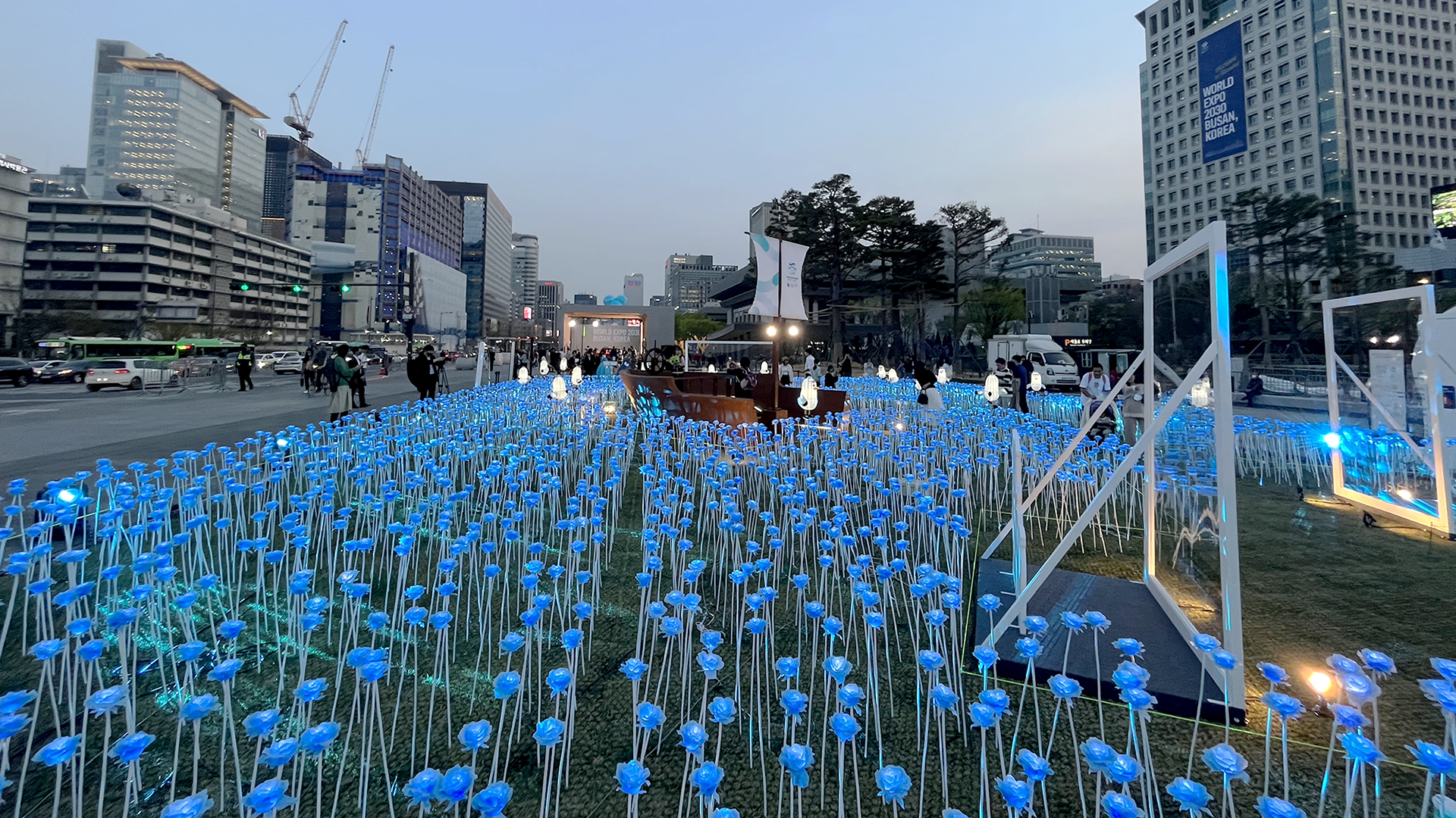 2023 Expo2030 BUSAN 광화문 LED 장미 설치