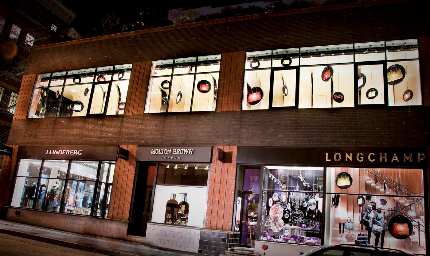 Longchamp window lighting production and layout design - (Copyright 2010, Red Visuals Inc., Ricky Zehavis Photography)