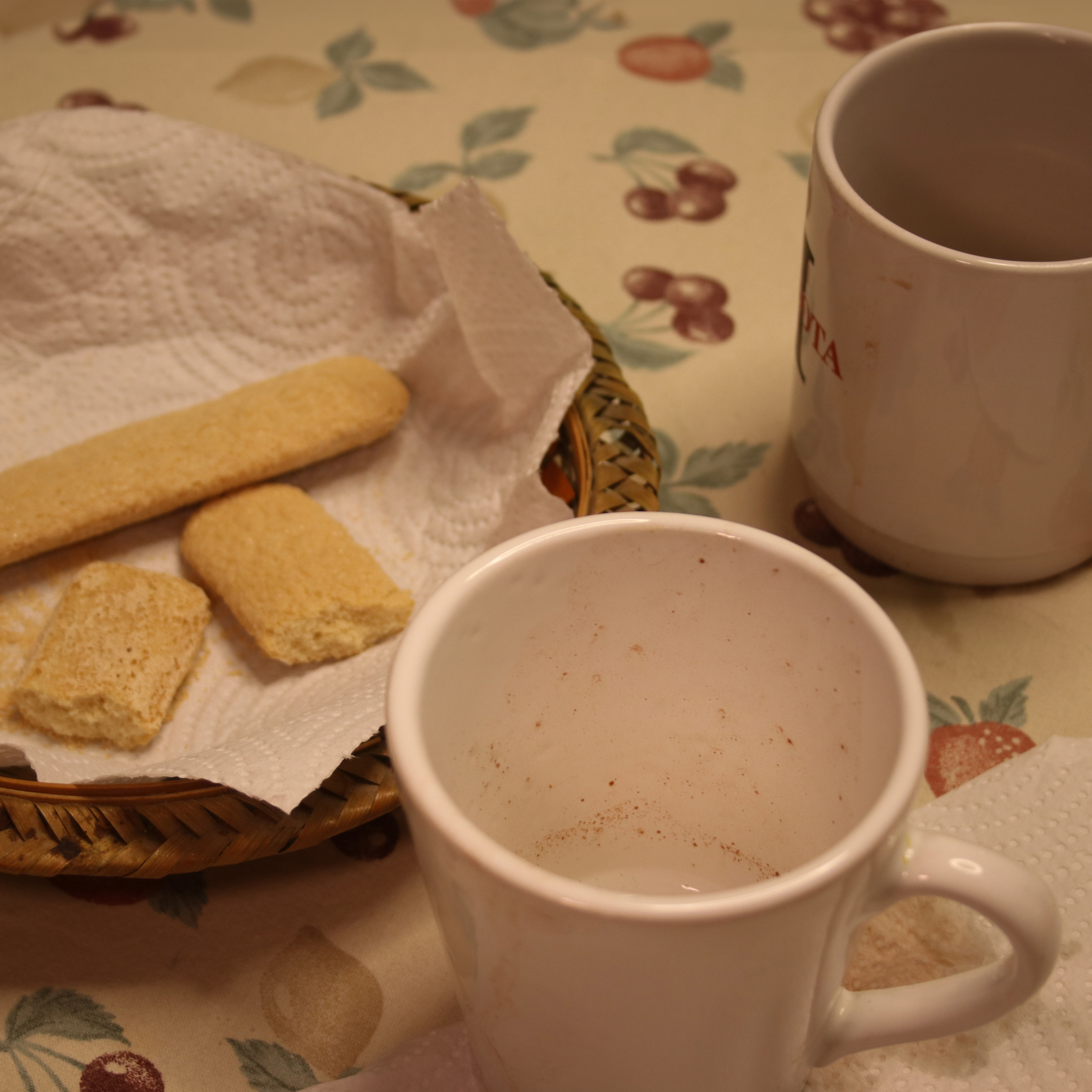 ...del olor a la chocolatada caliente que me hacía la abuela cuando iba a merendar a su casa los domingos...